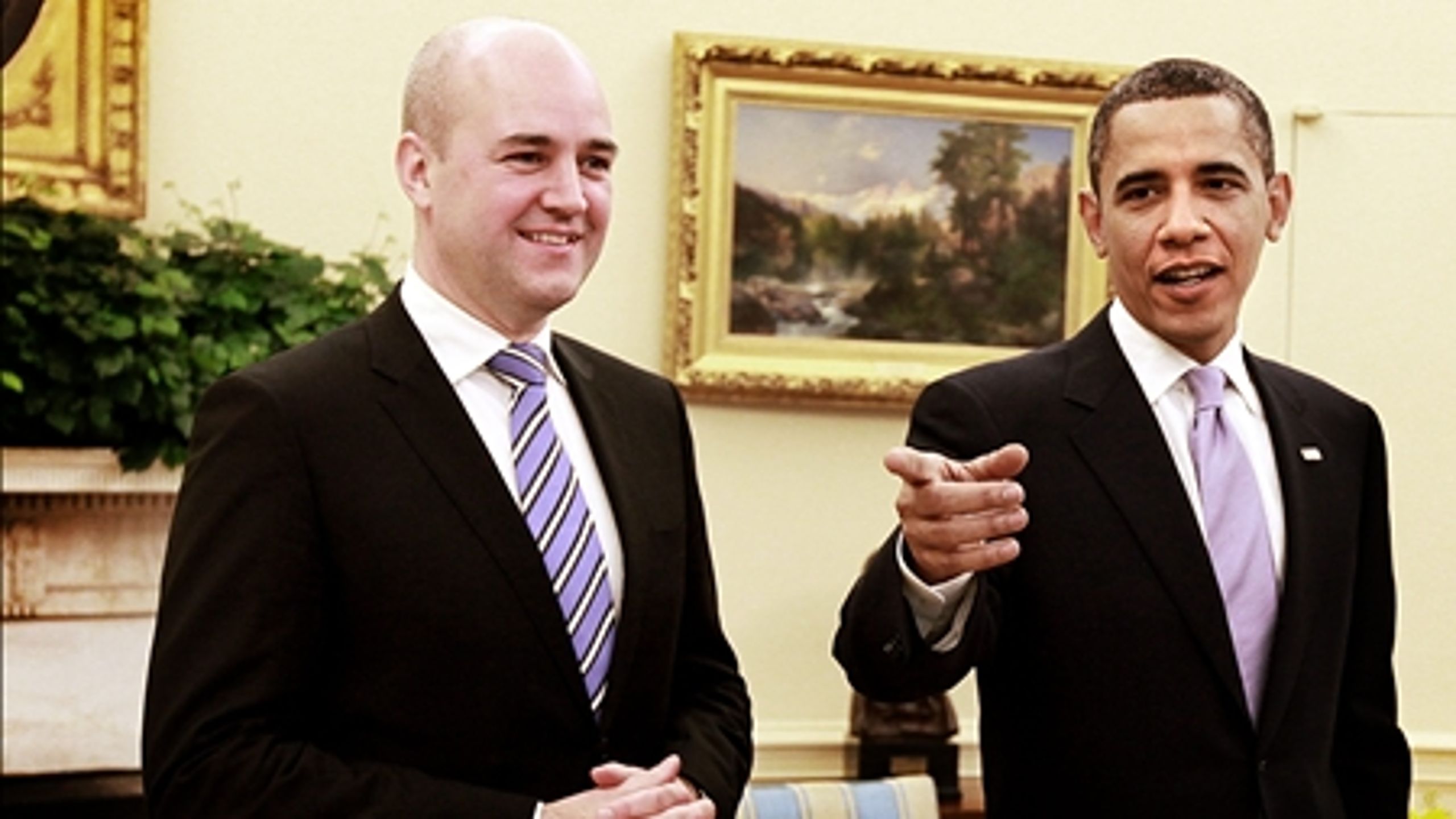 Moderaternes Fredrik Reinfeldt kan fortsætte som statsminister efter valget 19. september. Her er han sammen med den amerikanske præsident Barack Obama fra et besøg i Washington i november 2009.