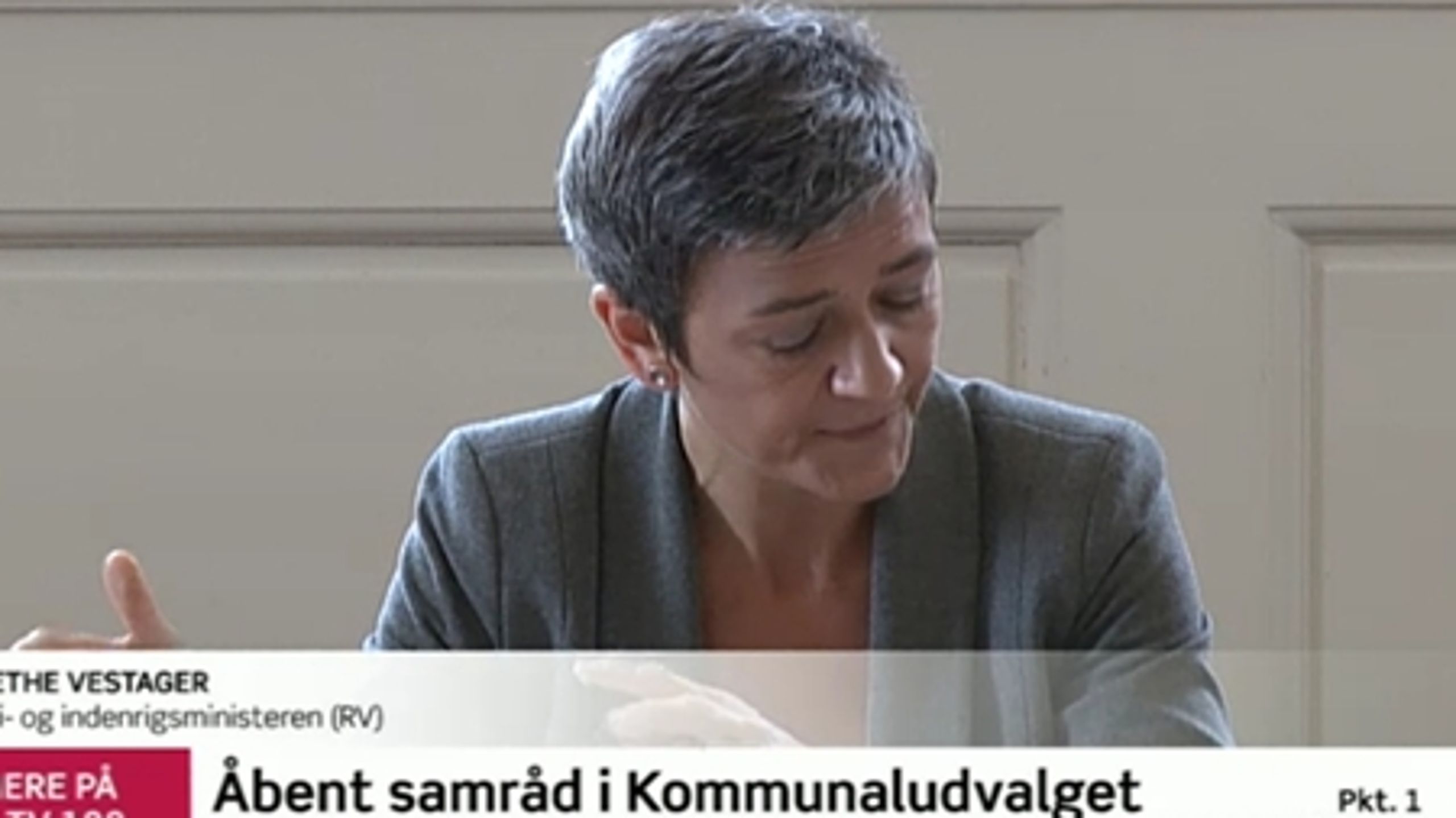 Økonomi- og indenrigsminister Margrethe Vestager (R) var tirsdag kaldt i samråd i Folketingets kommunaludvalg.