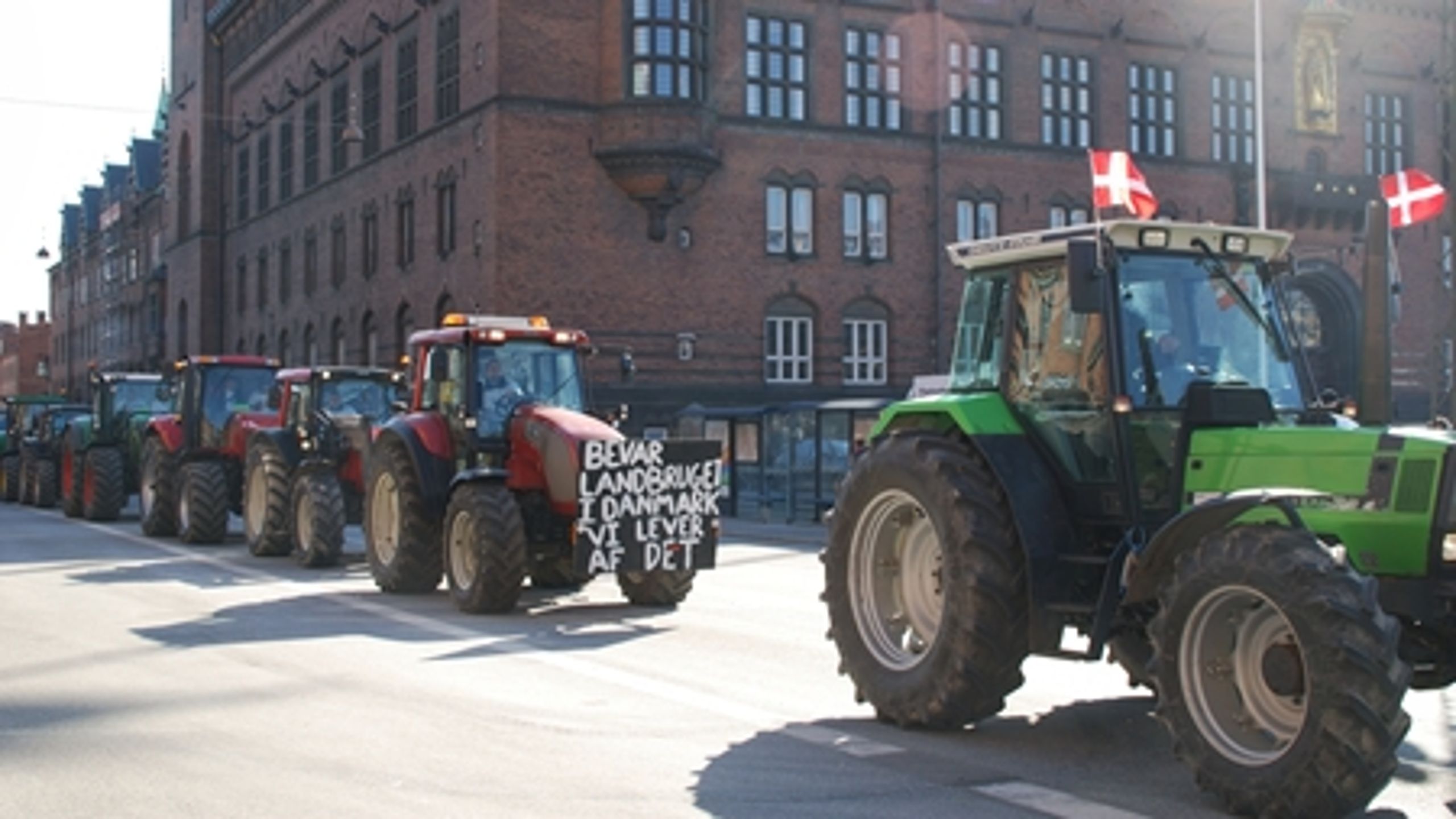 Protest eller dialog - de to store landbrugsorganisationer ser ud til at vælge hver sin vej.