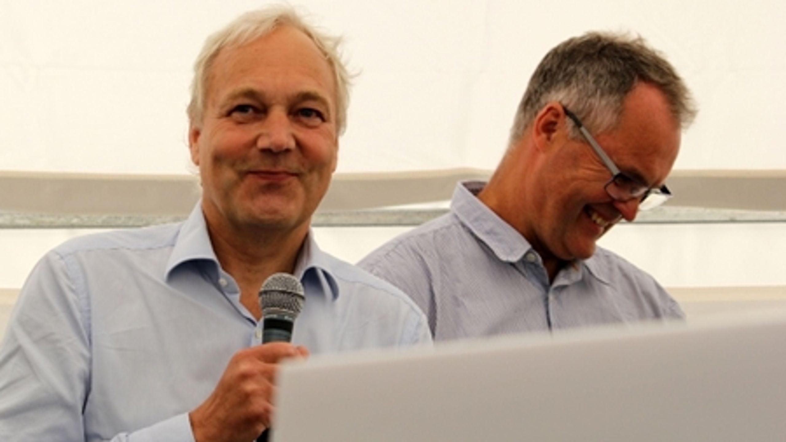 Formand for RADS, Jørgen Schøler Kristensen (th), og formand for KRIS, Steen Werner Hansen (tv), vurderer begge to, at Danmark ligesom andre lande vil være tvunget til at begynde at fravælge medicin på grund af prisen.