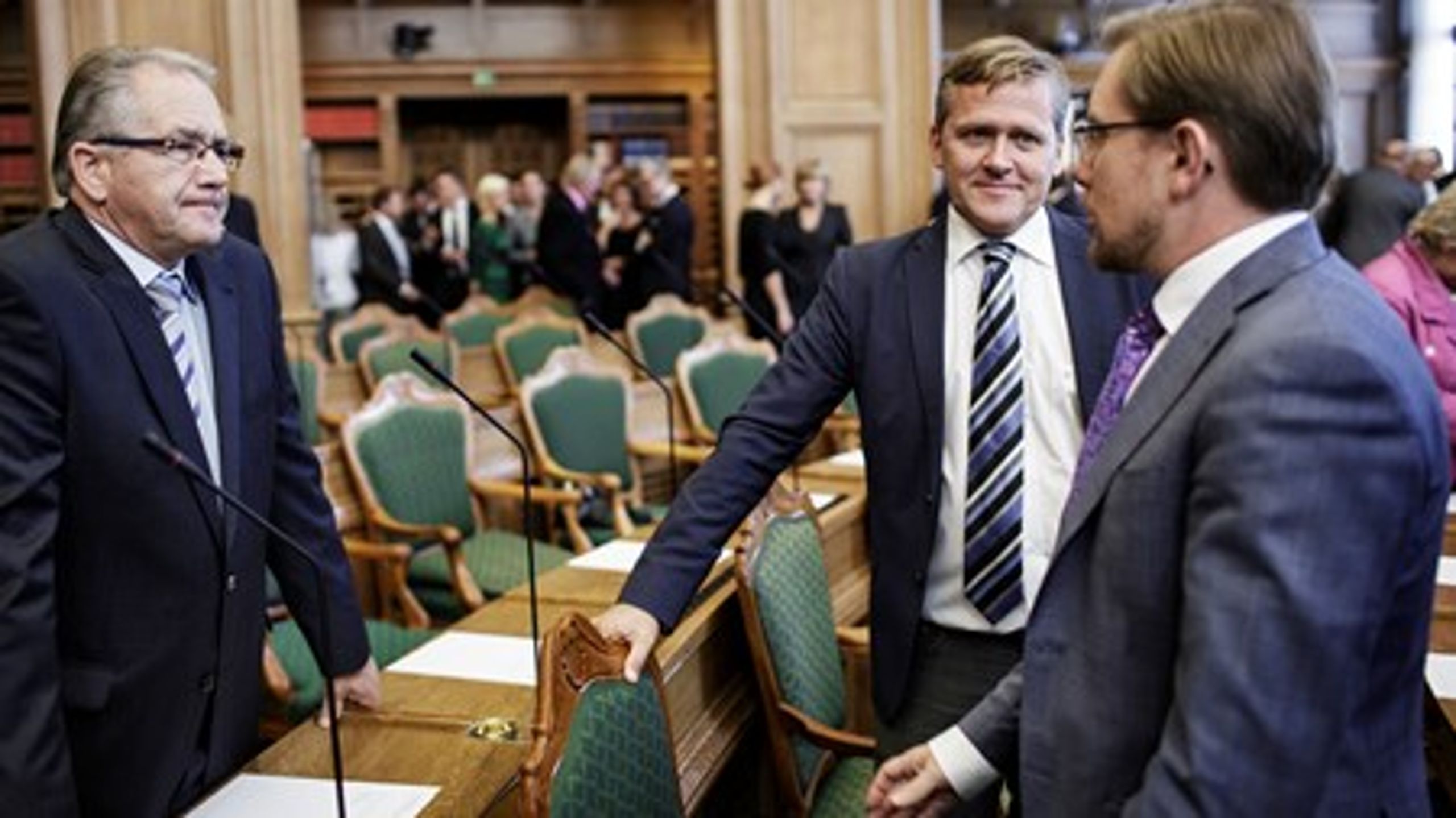 Liberal Alliance sender en ”svar-guide” ud til deres folketingskandidater, der sikrer, at deres svar på fx DR og Altingets kandidattest er i tråd med partiets linje. Det gør man, fordi man ønsker at holde den klare liberale profil, der internt kaldes at ”holde arme og ben inde i bussen”, skriver Mikkel Krogsholm.&nbsp;