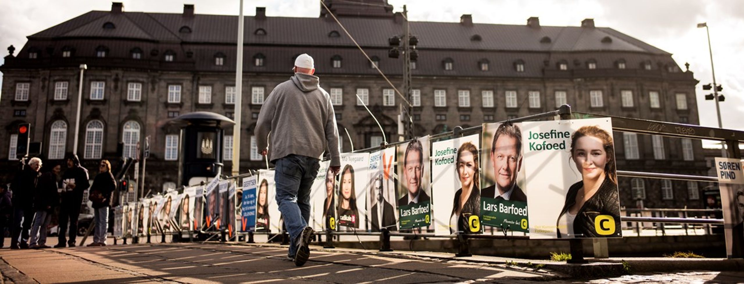 -&nbsp;Gid mindst 88,8 procent af de stemmeberettigede aftjener deres demokratiske borgerpligt og sætter kryds, skriver chefredaktør Rasmus Nielsen i klummen Skud for Borgen.