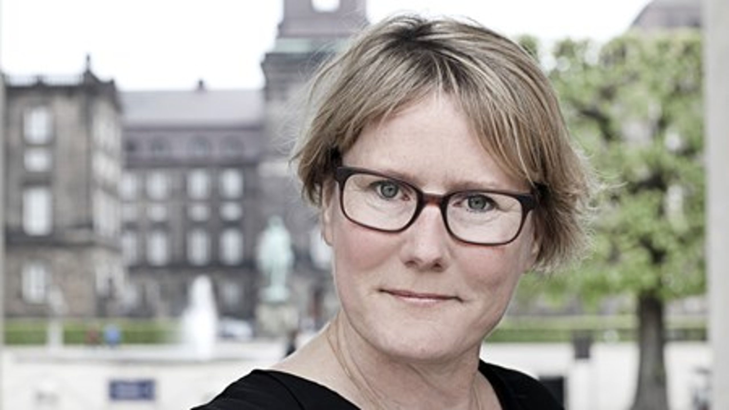 Ifølge Bente Sorgenfrey, medlem af dagpengekommissionen, får kommissionen nu overbragt alle vigtige dokumenter på papir – og ikke længere via mail.&nbsp;