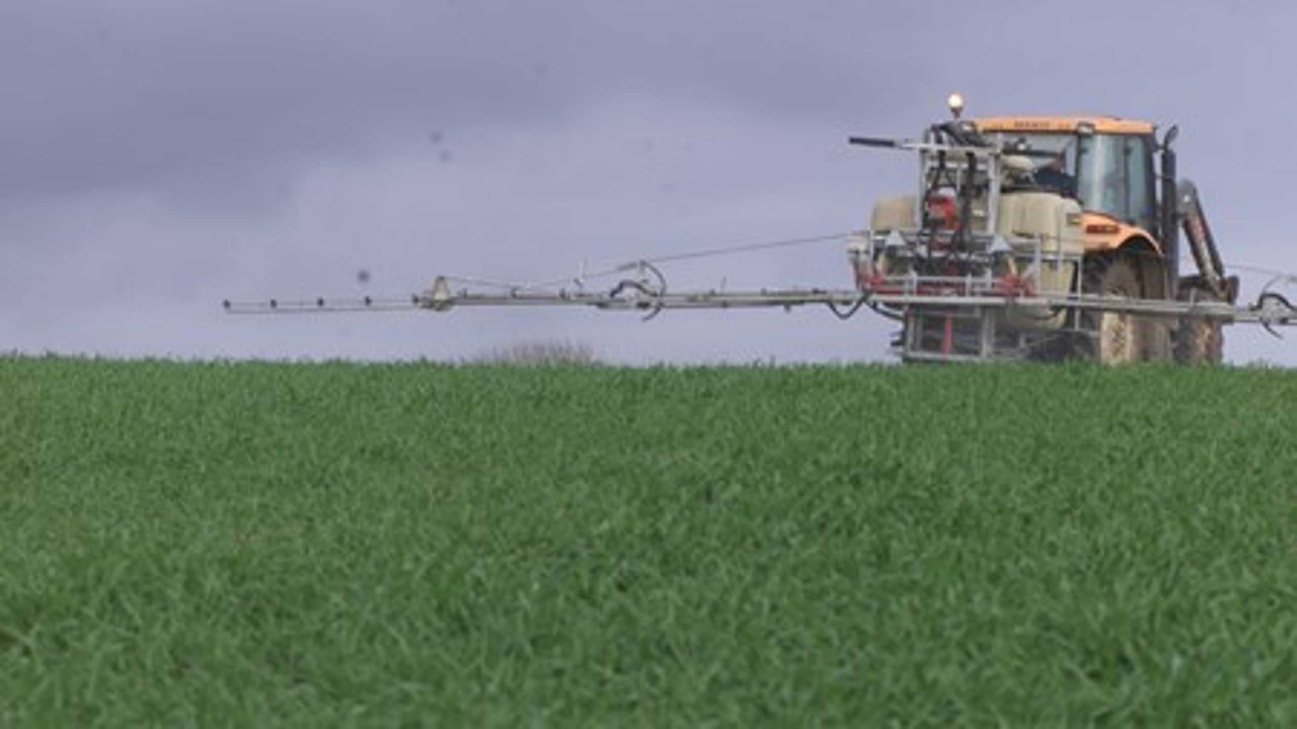 Et effektivt afgiftssystem er skyld i et fald i&nbsp;pesticidbelastningen fra landbrugets sprøjtegifte, lyder det fra forsker Jens Erik Ørum.