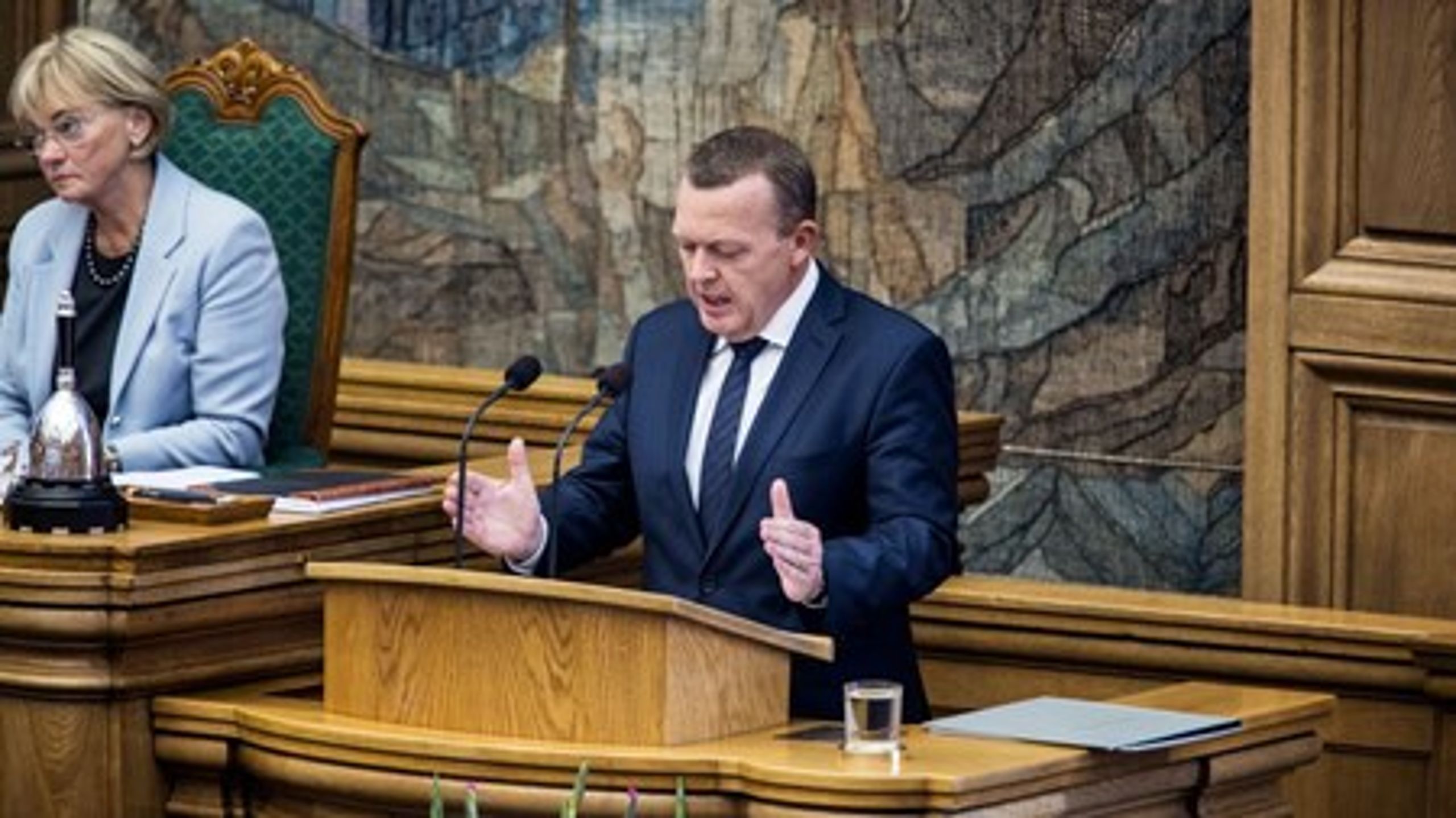 Statsminister Lars Løkke Rasmussen (V) &nbsp;har mest støtte&nbsp;til en hårdere kurs overfor de alment praktiserende læger hos oppositionen.