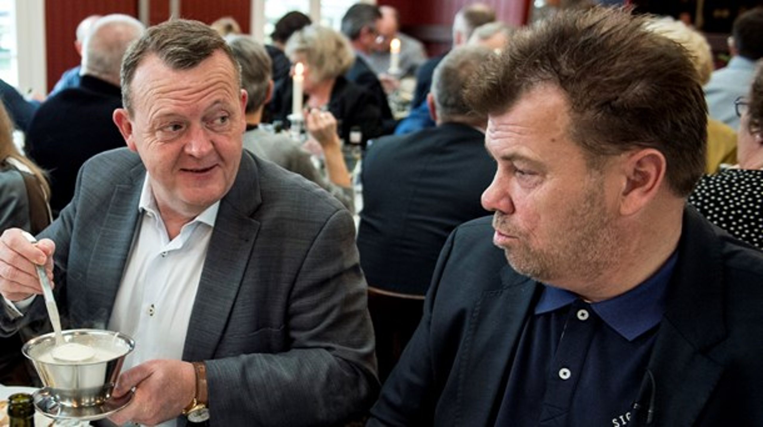 <b>RIGTIGE VENNER?</b> Statsminister Lars Løkke Rasmussen (V) og fiskeskipper John-Anker Hametner Larsen (t.h.)&nbsp;fra Thyborøn.