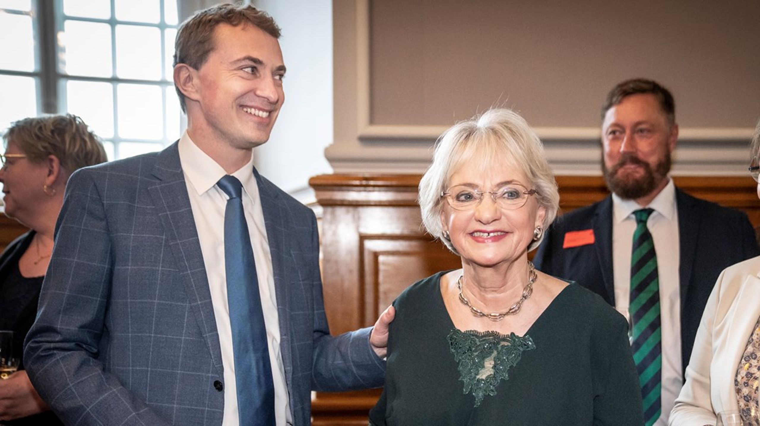 Morten Messerschmidt og Pia Kjærsgaard til partistifterens 75-års&nbsp;fødselsdagsreception i Fællessalen på Christiansborg 22. februar.