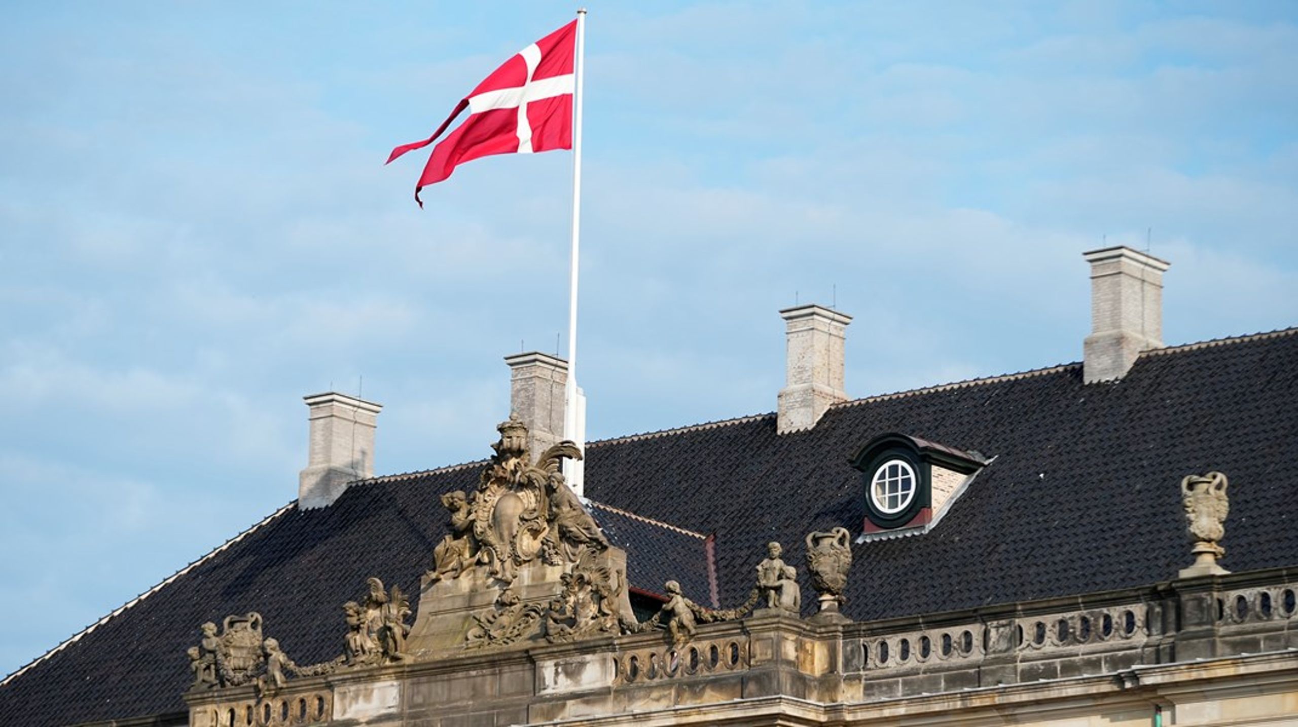 Fem overlæger er blevet tildelt&nbsp;ridderkorset&nbsp;af Dannebrogordenen i forskellige grader.