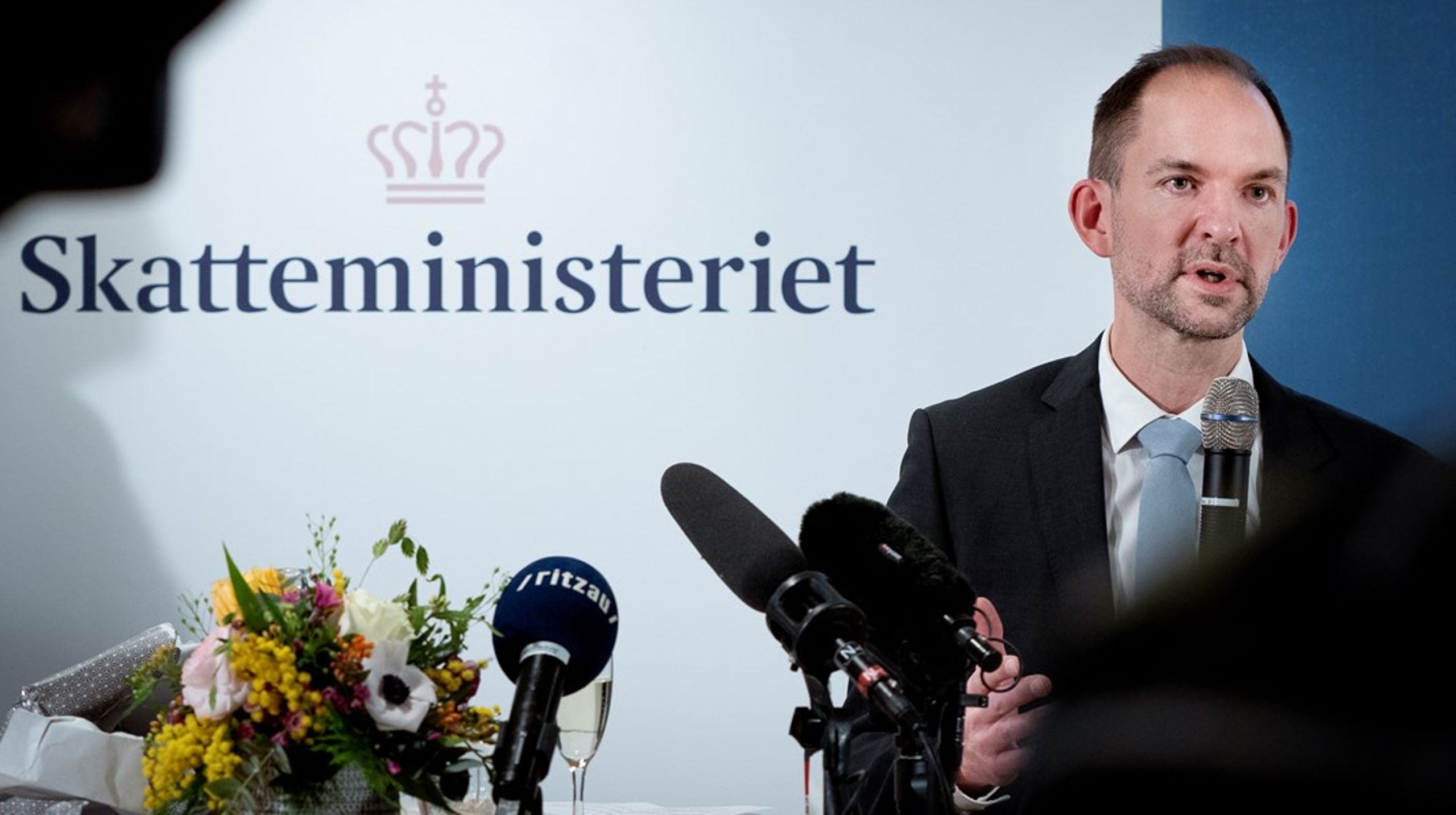 Problemet med ludomani i Danmark er derfor ikke bare et problem for spilmarkedet, men en del af et grundlæggende sundhedsproblem, og derfor er det spørgsmålet, om det overhovedet er et emne, som bør behandles i Skatteministeriet,&nbsp;skriver Kim Olesen.