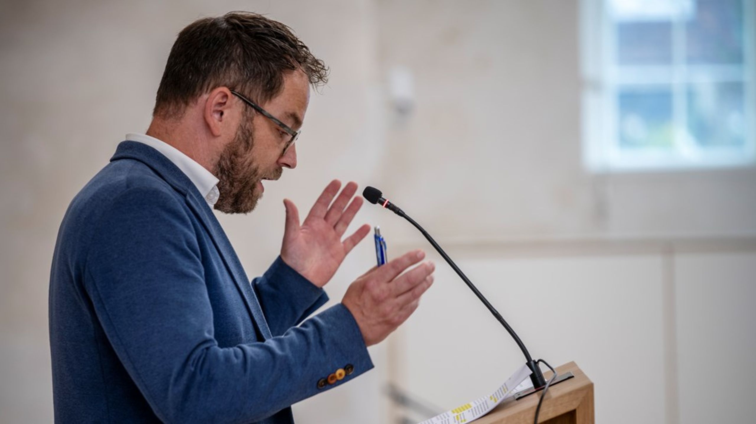 Forstander på Marie Mørks Skole, Henrik Christensen, er formand for den arbejdsgruppe, der netop har præsenteret nye anbefalinger til kristendomskundskab i folkeskolen.