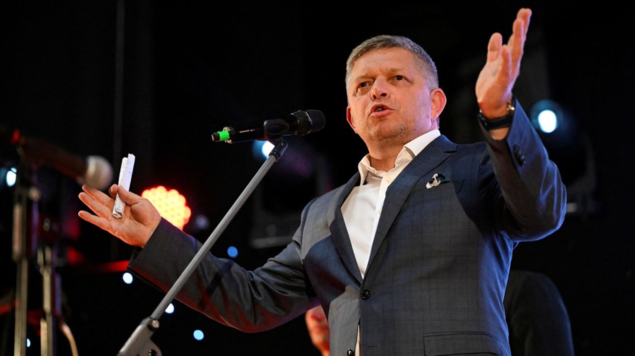 Lederen af det slovakiske SMER-parti, Robert Fico, har svoret, at der ikke bliver leveret så meget som én pistolkugle mere til Ukraine, hvis han genvinder magten ved valget på lørdag.