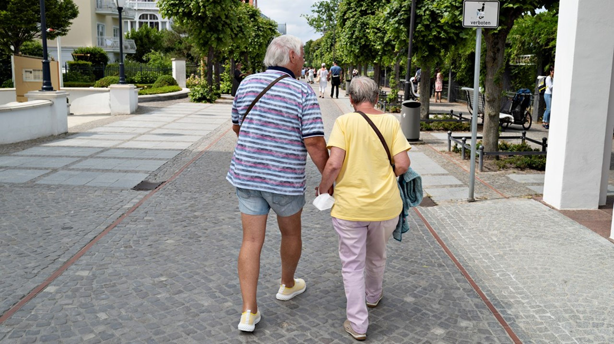 I praksis betyder danskernes stigende levetid, at kommende generationer bruger et længere arbejdsliv til at spare op til en pensionisttilværelse af uændret varighed, skriver Søren Hove Ravn.