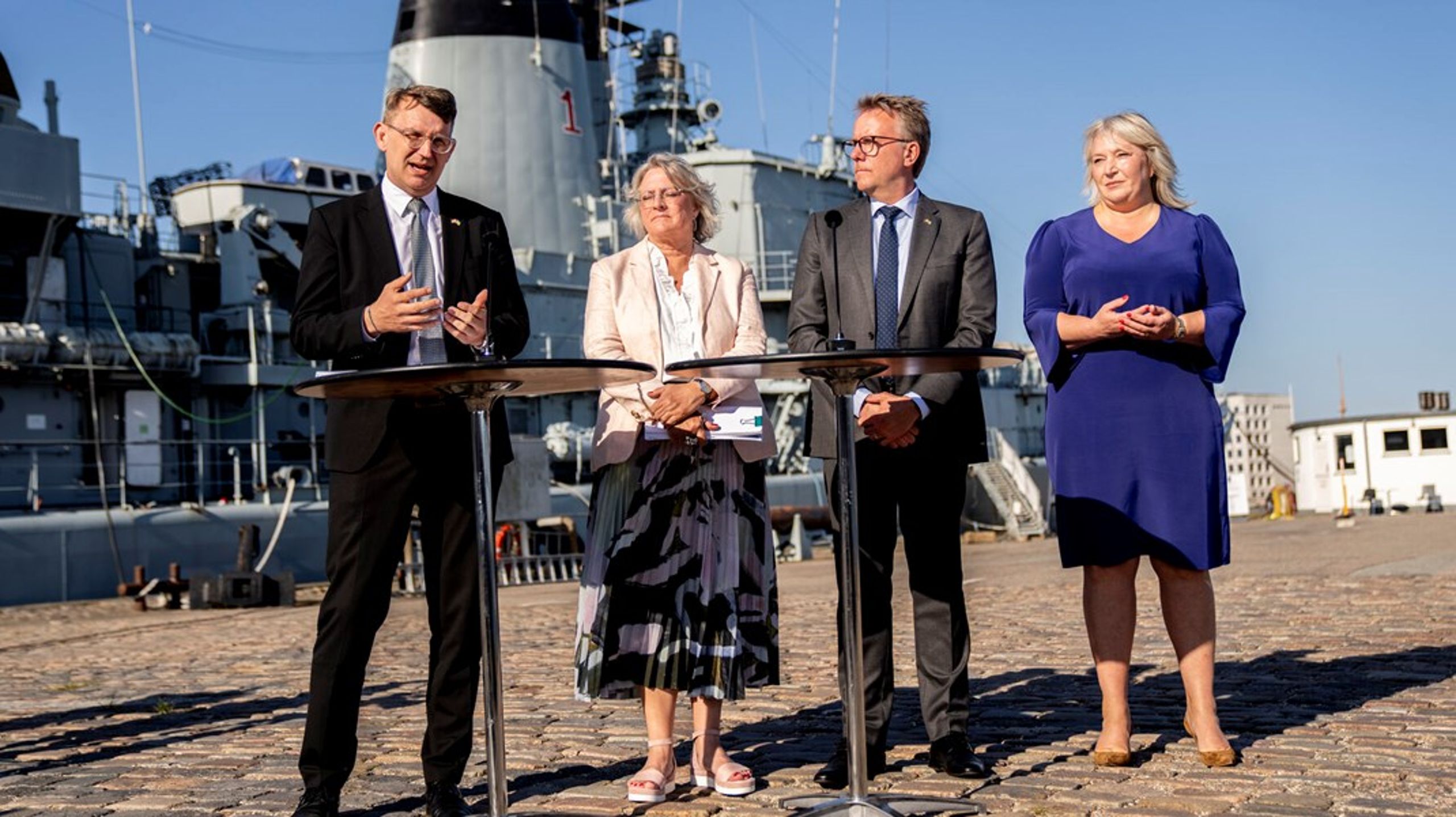 Vi ved reelt ikke, hvor og hvorledes vi skal få bygget de kommende krigsskibe, da Danmark ikke længere er i besiddelse af den nødvendige skibsbygningskapacitet i form af større skibsværfter, skriver&nbsp;Hans Otto
Holmegaard Kristensen.