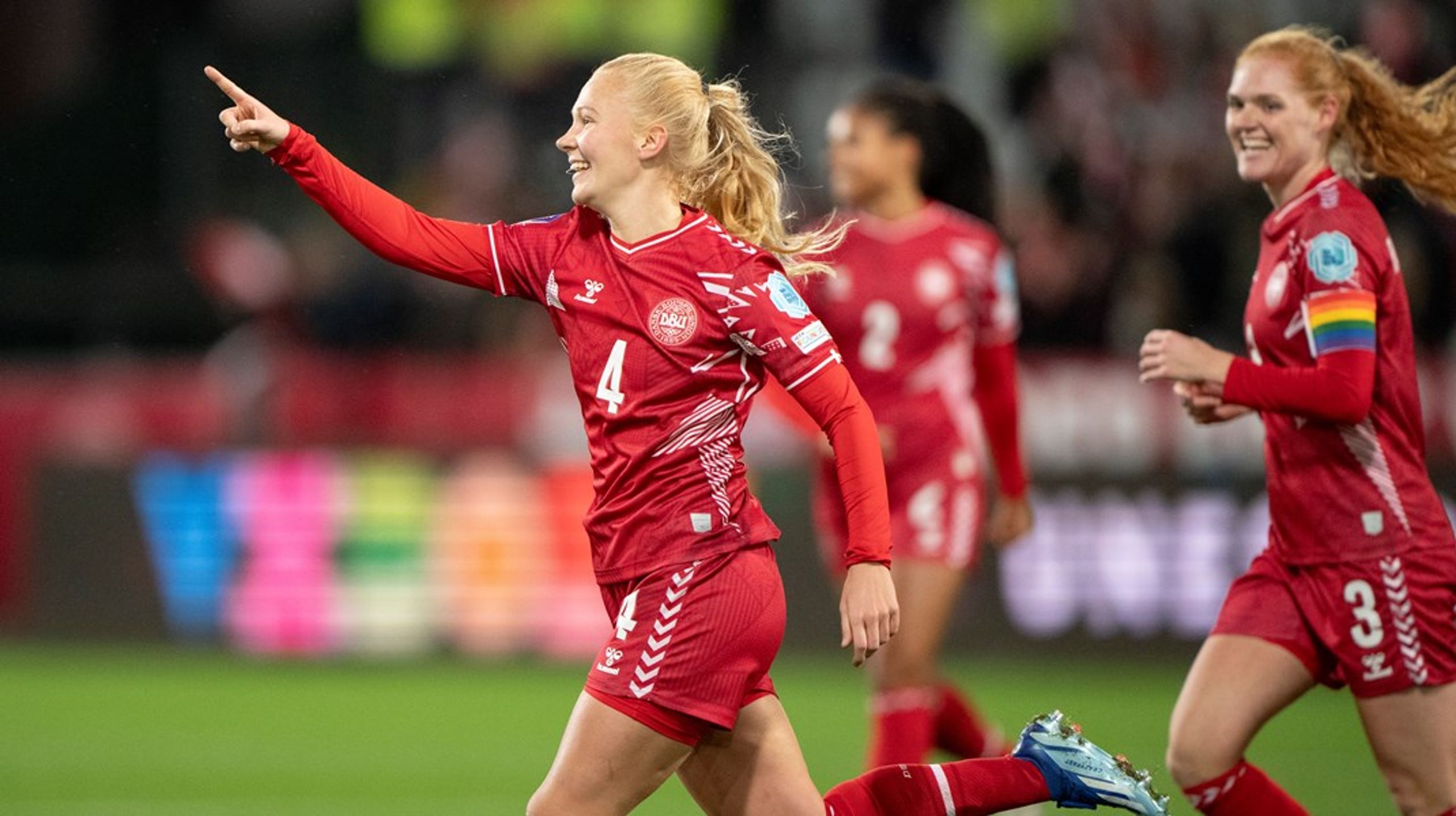 Kvindefodboldens fremmarch er en chance for at udvikle fodbolden og kulturen rundt om sporten gennem god, moderne ledelse, skriver Jesper Olsen.