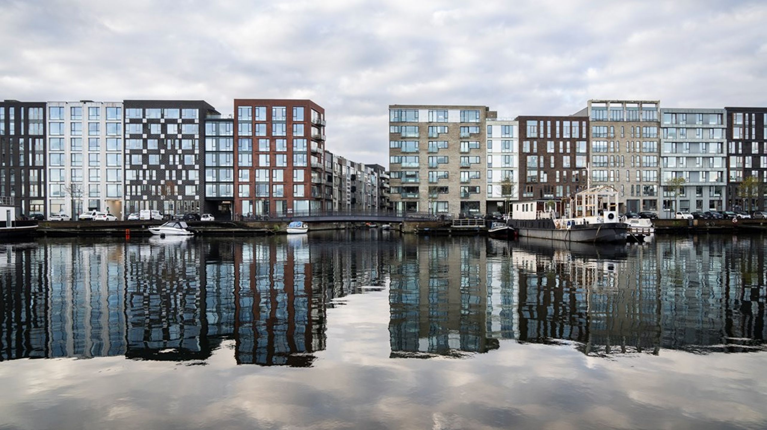 Der skal tænkes nyt, hvis København skal blive den bedste by at bo i.&nbsp;Vi har bygget trist kassebyggeri langs hele havnenstore dele af København.&nbsp;<span>Det må stoppe.&nbsp;Tænk på, hvad der kunne være skabt på de områder med den enestående beliggenhed ved vandet, skriver Jep Loft.</span>