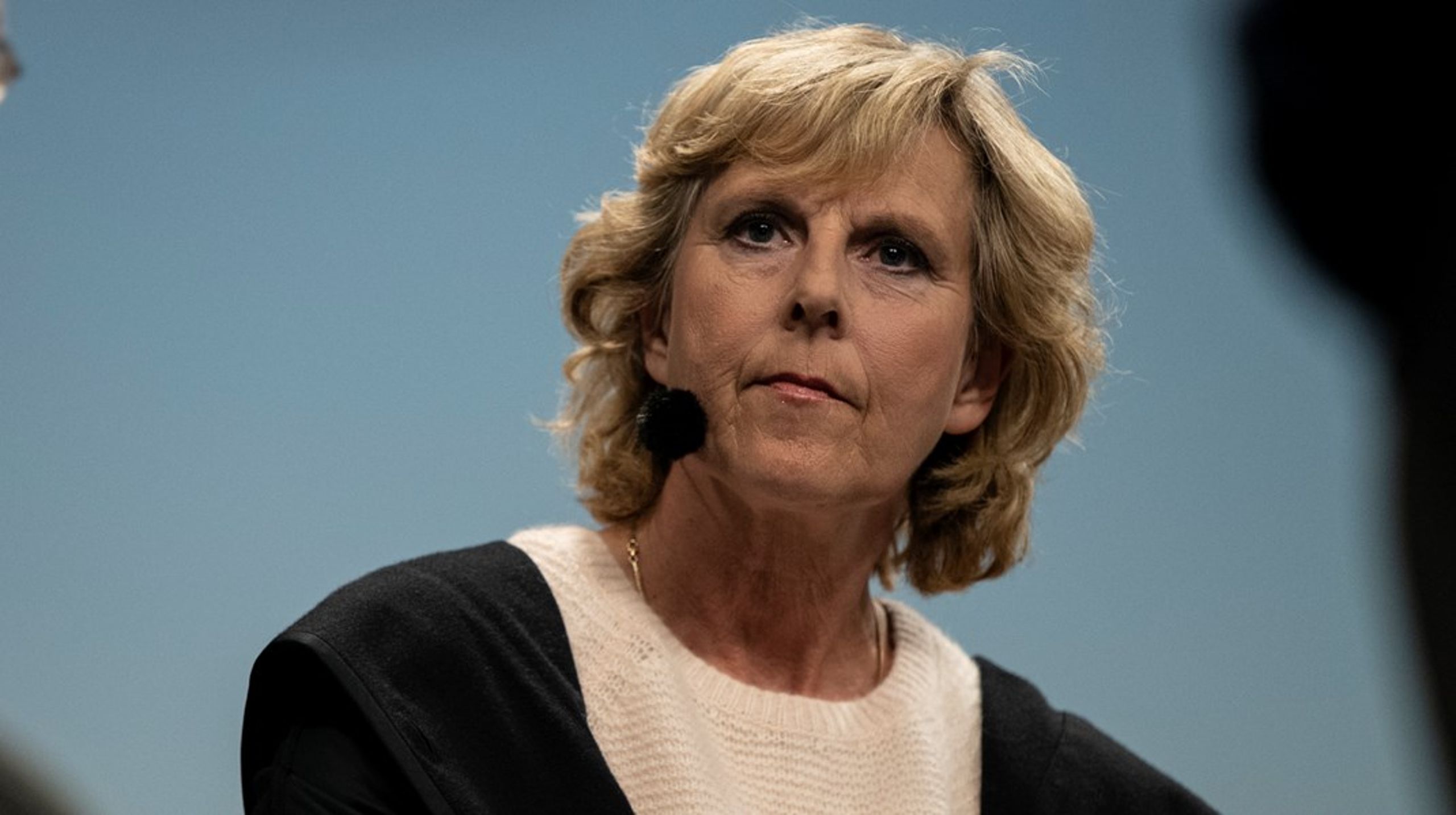 "Den grønne opposition skal være uhyre forsigtig
med, hvilke krav de møder med efter sommerferien.
Der kommer næppe noget som helst fornuftigt ud af at åbne det, der nu er
enighed om i treparten," skriver&nbsp;Connie Hedegaard.