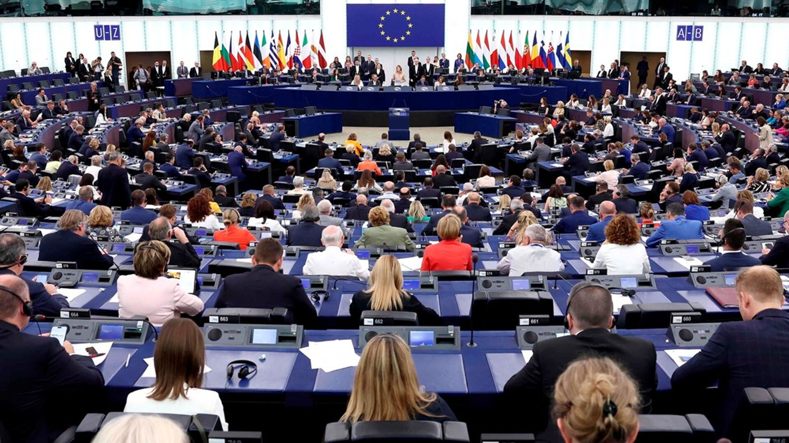 De 720 nyvalgte EU-parlamentarikere fra 27 lande afholder i disse dage deres første plenarsamling i Strasbourg siden valget 9. juni.