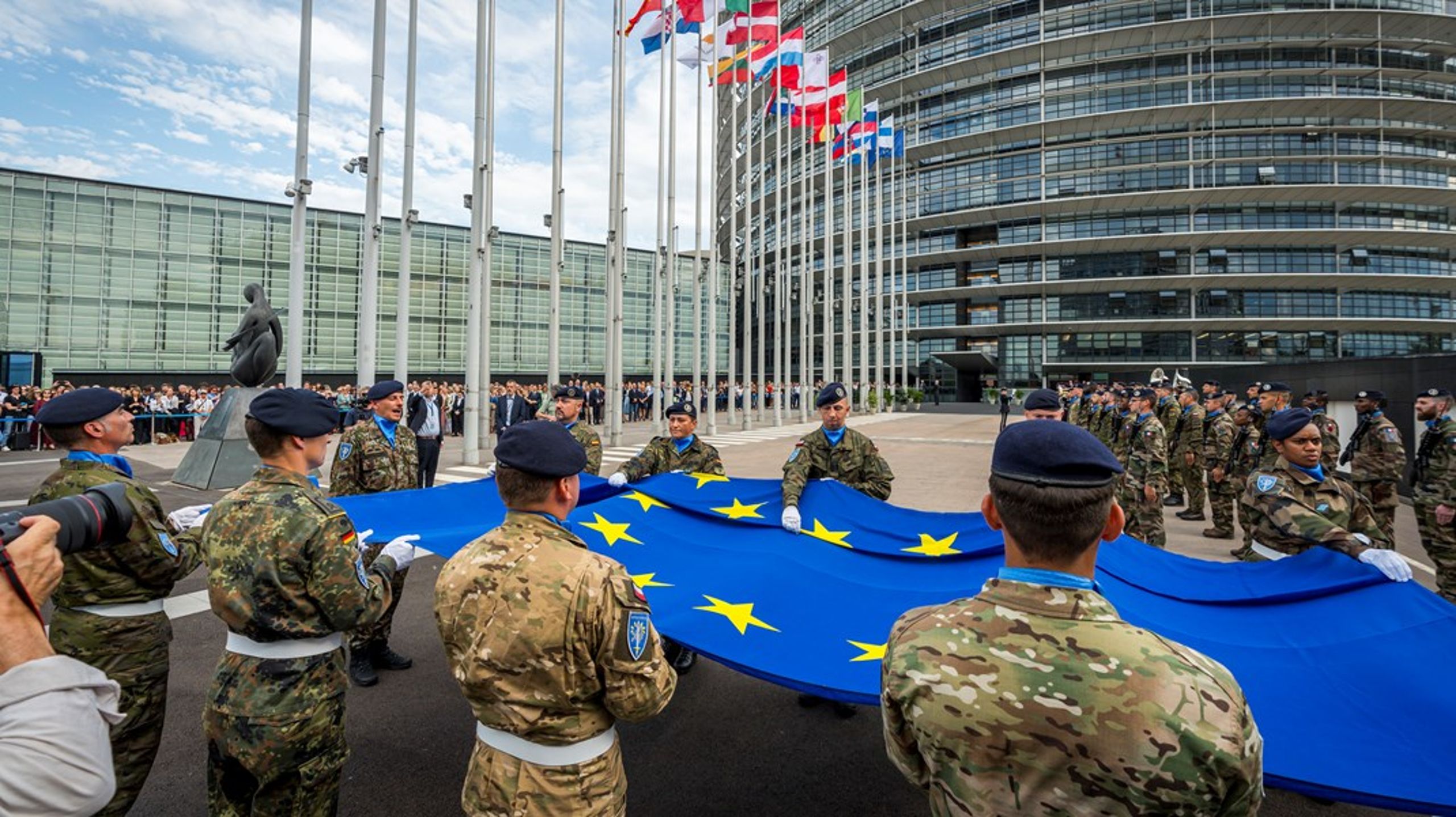 Der var flagceremoni i juli ved åbningen af Europa-Parlamentets nye femårige mandatperiode, som er den tiende siden parlamentets skabelse.&nbsp;