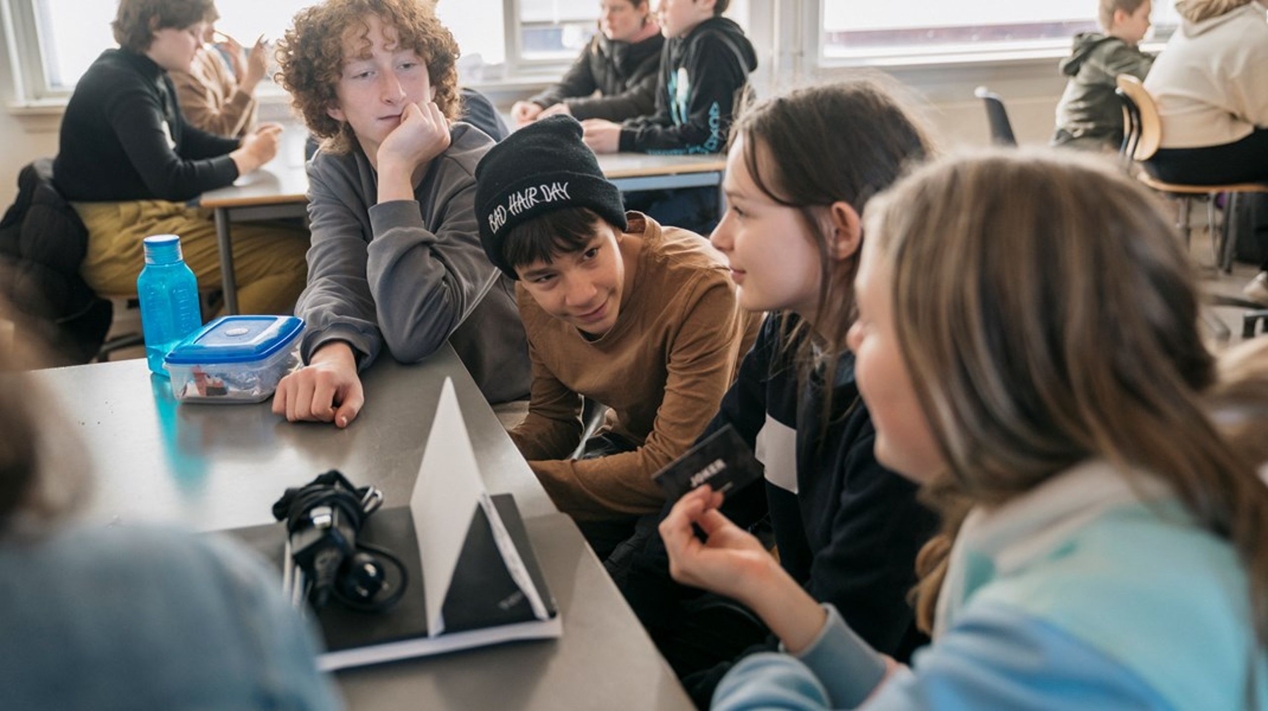 For knap 100 år siden fik&nbsp;pigerne bedre karakterer i alle de dansksproglige elementer, mens drengene opnåede en lidt&nbsp;højere karakter i regning,&nbsp;skriver Karen Egedal Andreasen, der som led i et forskningsprojekt kigger på gamle afgangsprøver i Rigsarkivet.