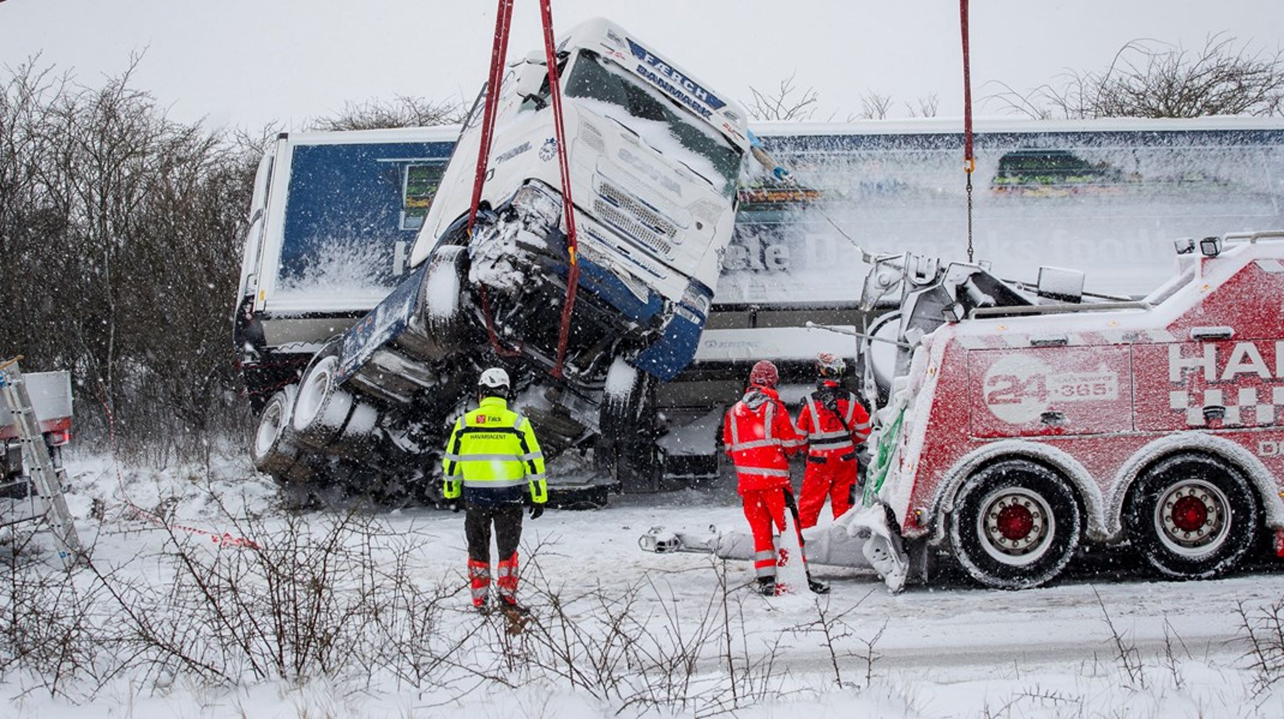 Lastbiler blokerede i vinter for trafikken på E45 i mange timer.&nbsp;