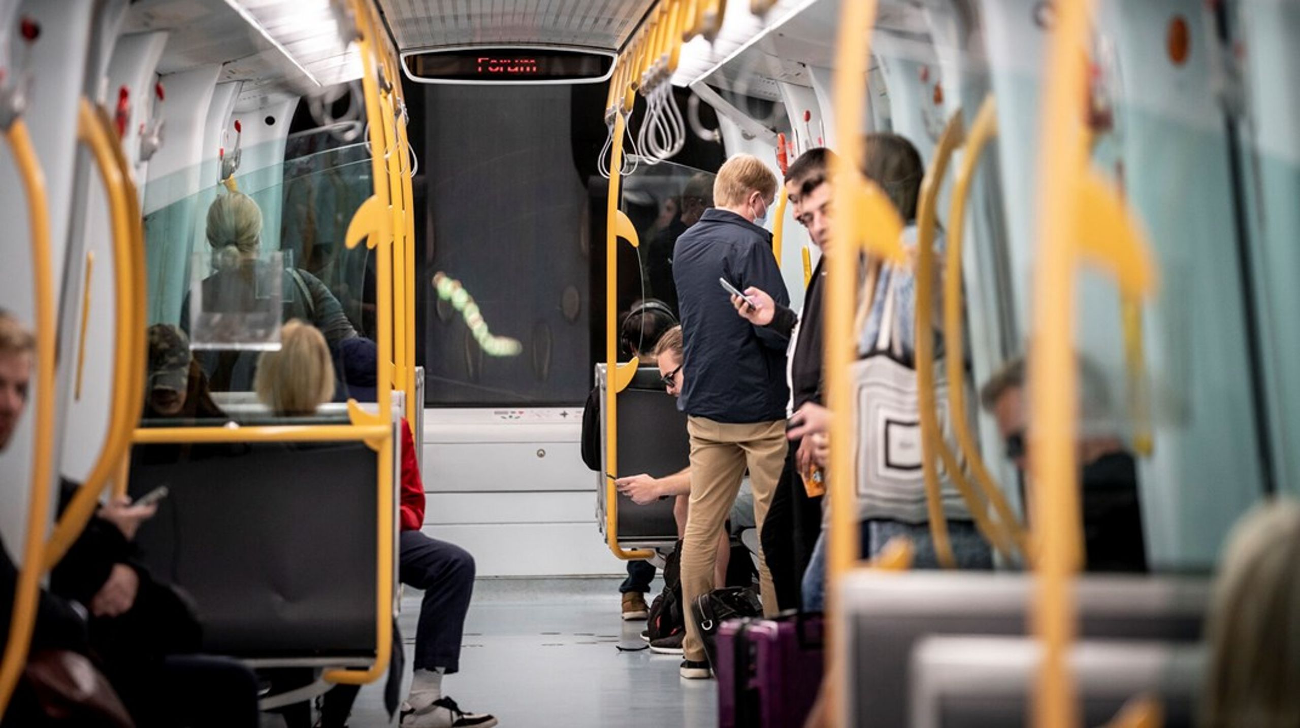 Desværre vil forslagene samlet set få færre til at vælge bus, tog og metro, ligesom de vil have en række formodentlig uønskede bivirkninger, skriver Stine Sander.