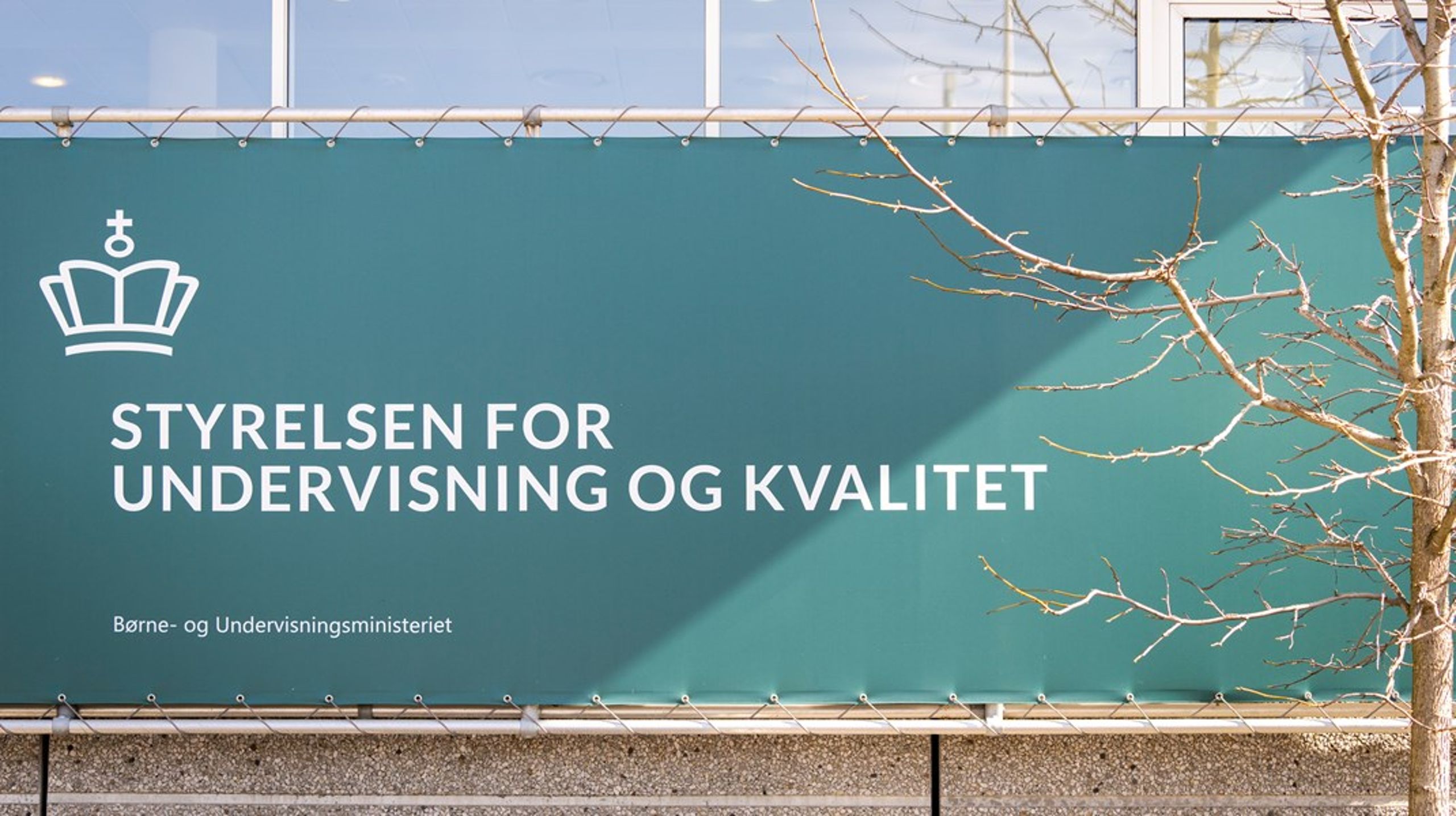 "Styrelsen for Undervisning og Kvalitet er ramt af omfattende besparelser, opgavebortfald og ændringer i chefstrukturen. I den forbindelse er jeg efter gensidig aftale fratrådt som chef for Kontor for Erhvervsuddannelser," skriver Morten Ørnsholt på LinkedIn