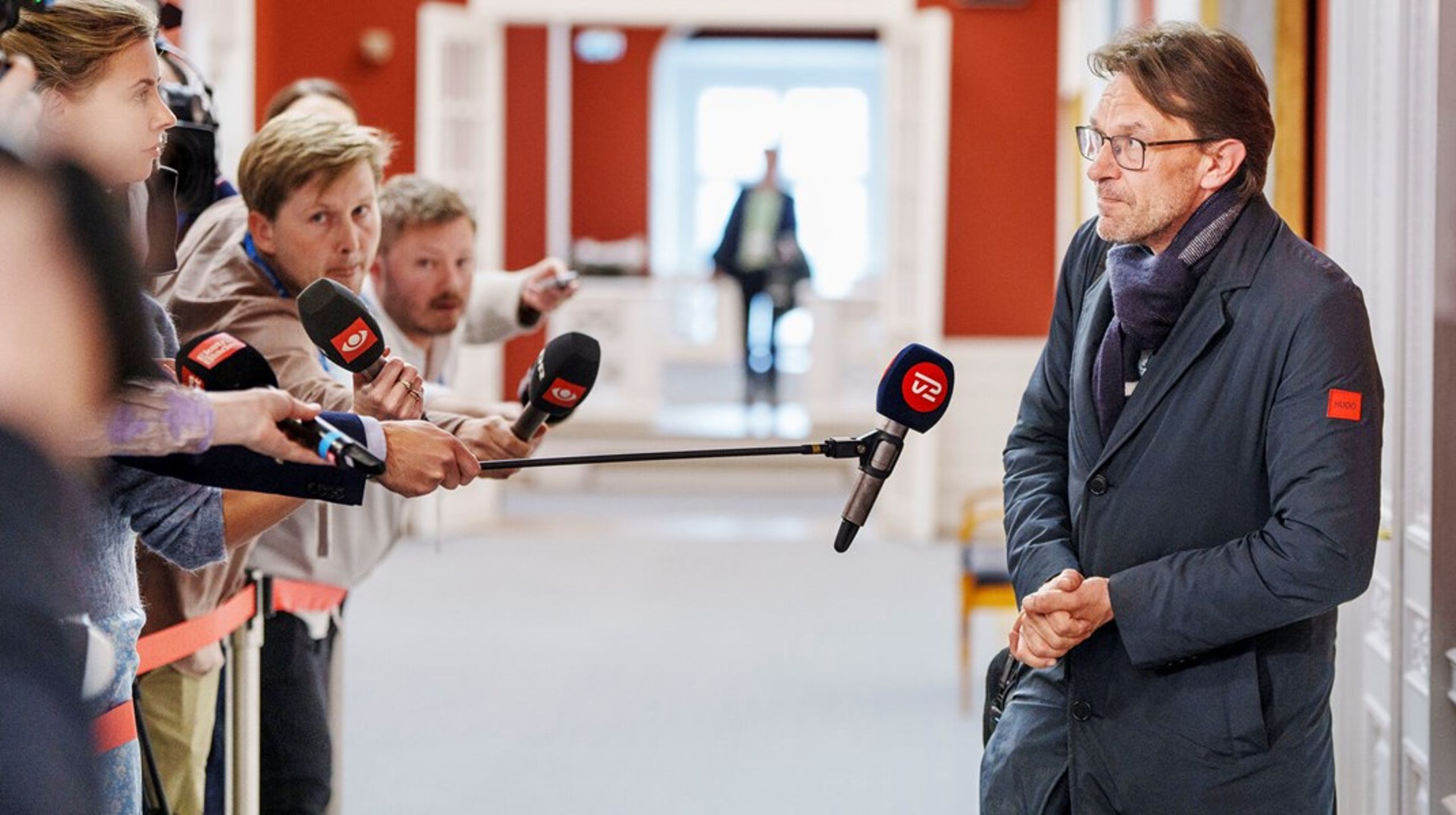 Jeppe Søe er den seneste i række, der har meldt sig ud af det parti, de blev valgt for.