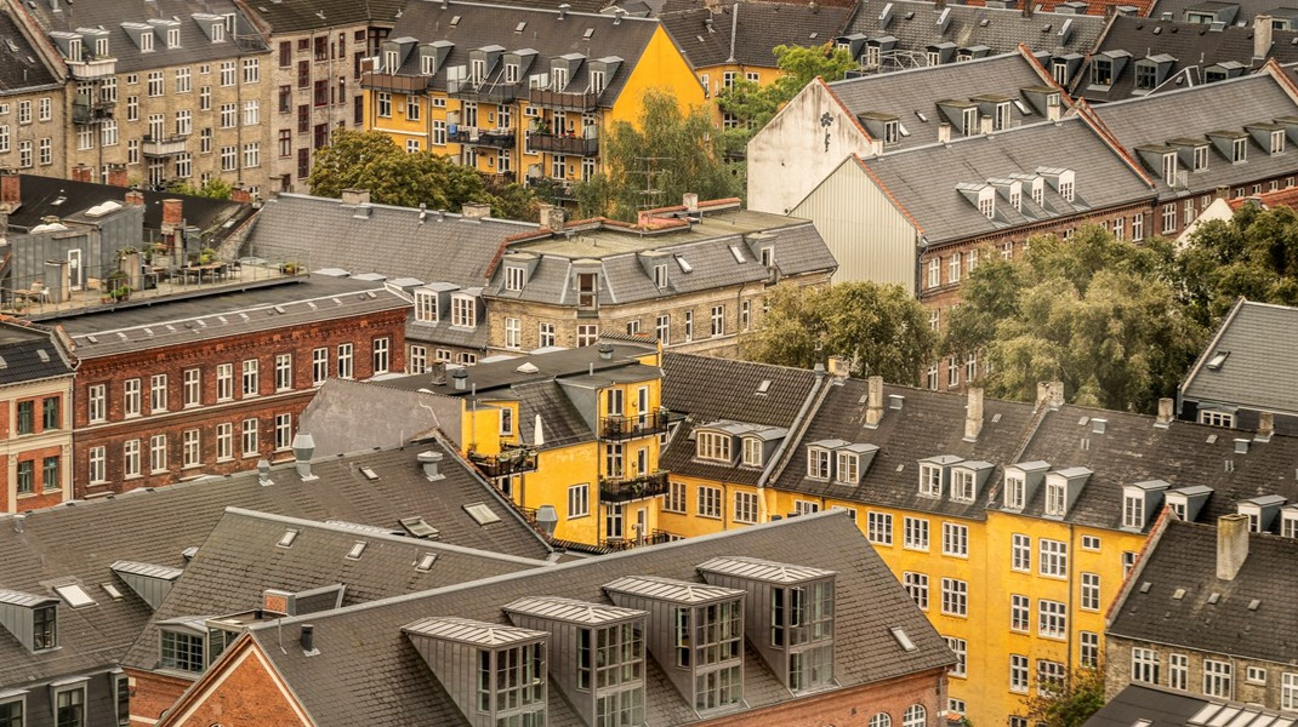 Skatteregnskaberne bliver komplicerede,&nbsp;når danske ejendomme er ejet af udenlandske kapitalfonde, for fondene kan helt eller delvist undgå at betale skat i Danmark, skriver&nbsp;Niels Hahn.