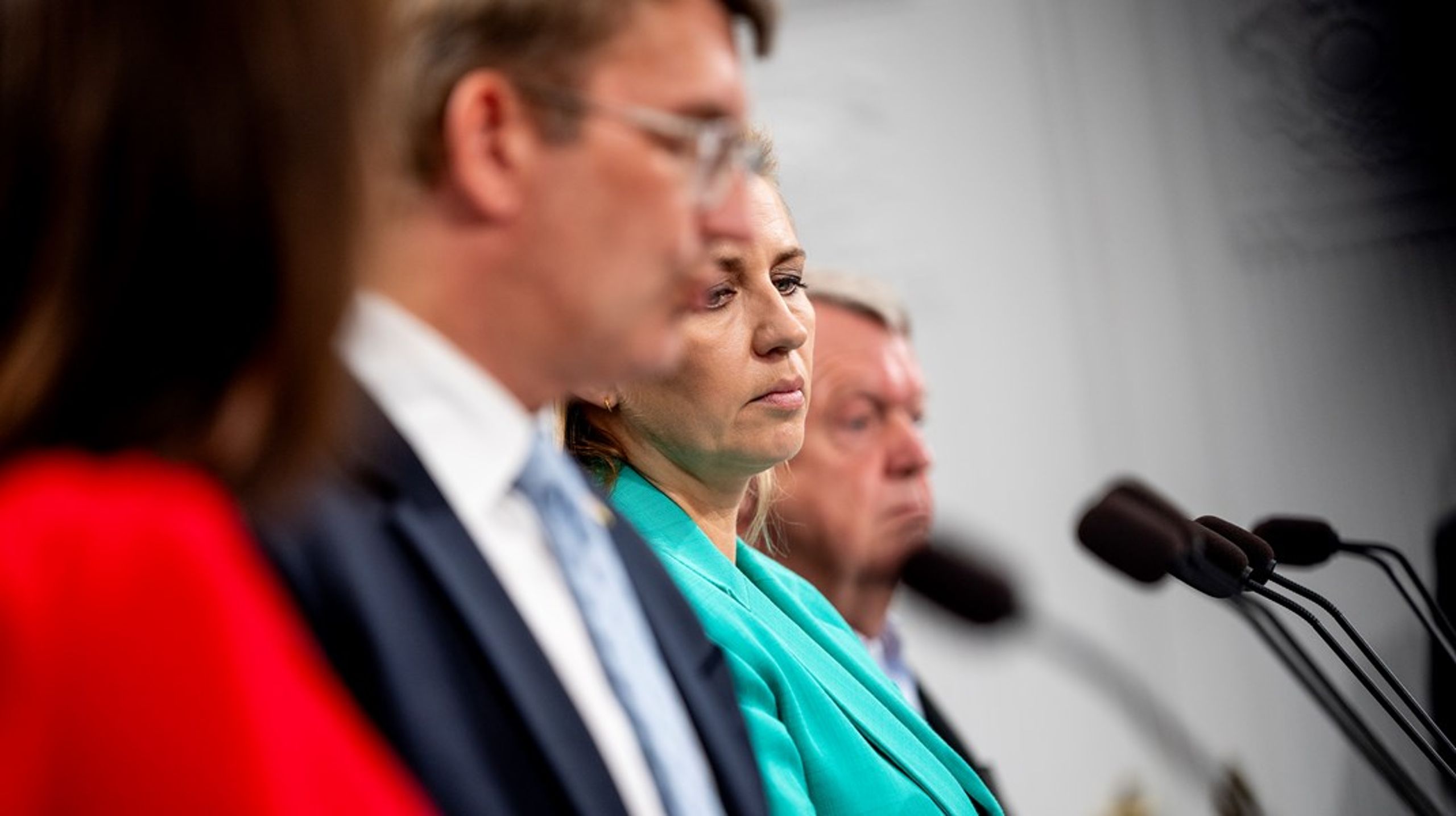 Statsminister Mette Frederiksen (S), forsvarsminister Troels Lund Poulsen (V), udenrigsminister Lars Løkke Rasmussen (M) og sundhedsminister Sophie Løhde (V)&nbsp;præsenterede i dag regering