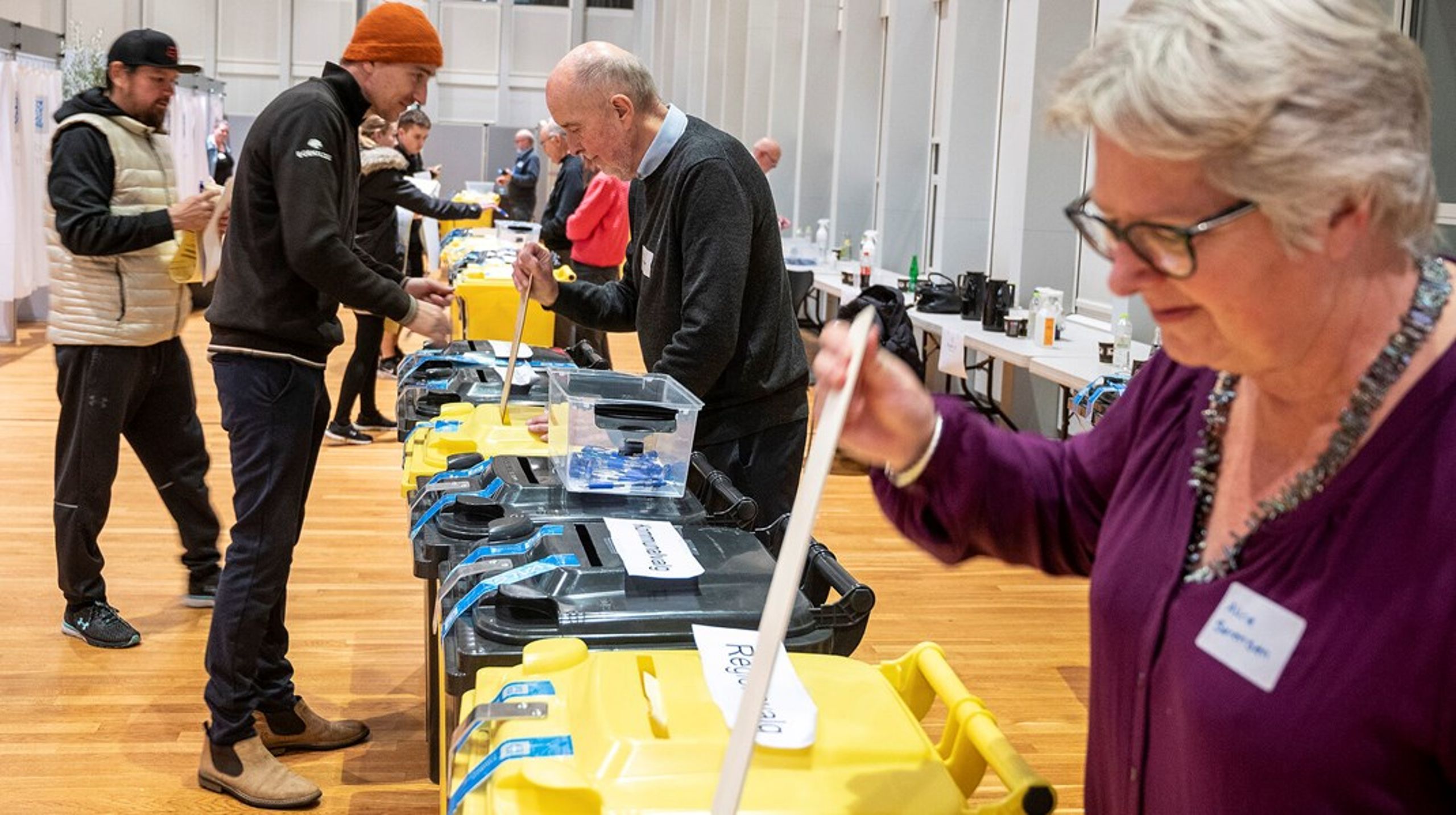 Regeringen vil først efter det kommende kommunal- og regionsvalg forholde sig til, om der er tilstrækkelig geografisk spredning blandt medlemmerne af regionsrådet i en kommende østdansk storregion.<br>