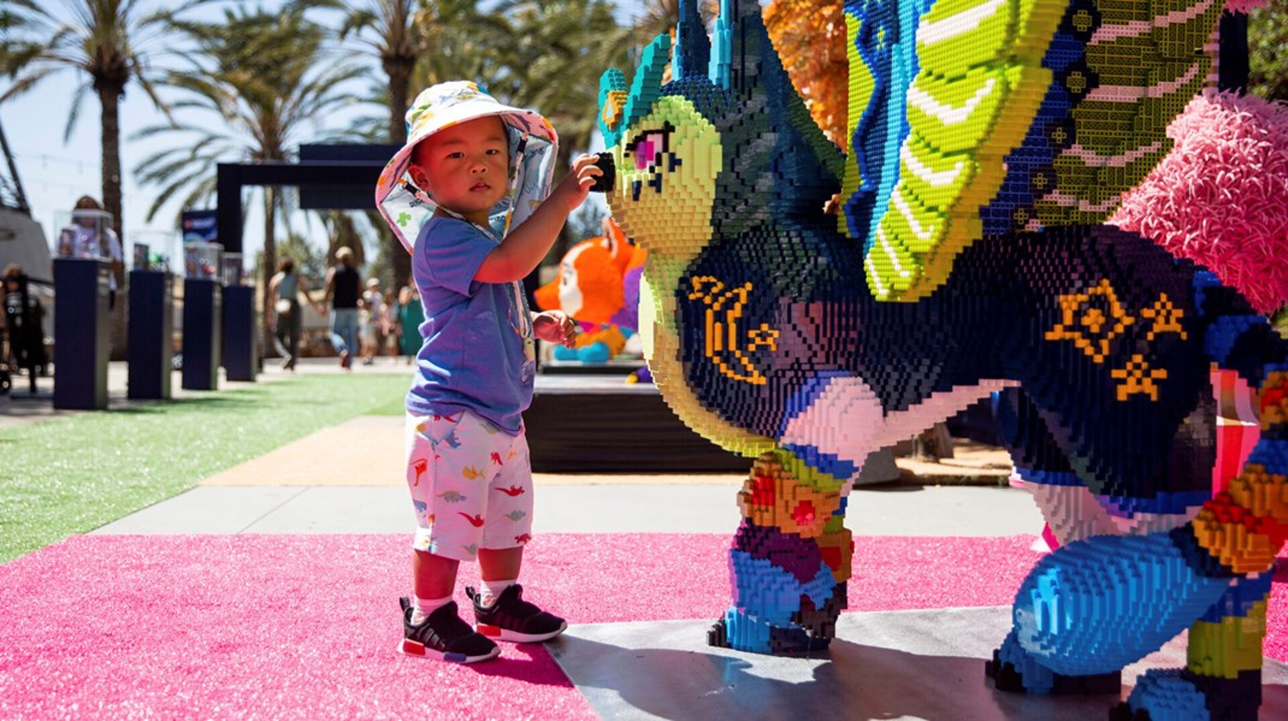 Virksomheden Lego har i øjeblikket succes med sine figurer af vilde dyr. Her fra åbning af udstilling i Los Angeles Zoo.&nbsp;