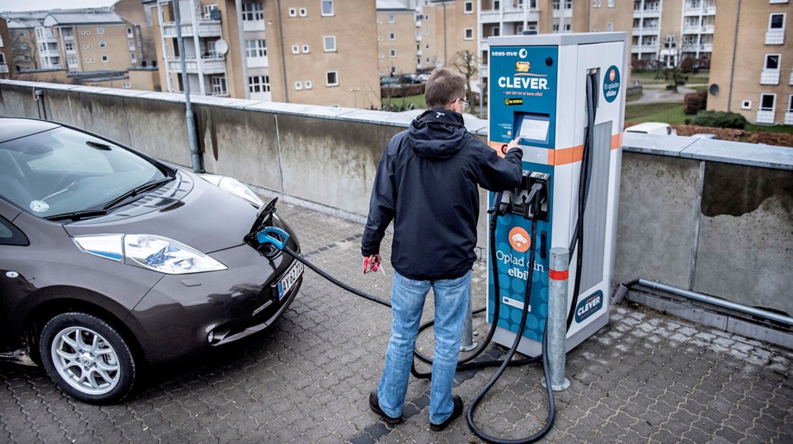 FDM mener, at man med fordel kan kanalisere pengene fra puljen til etablering af landstandere langs motorvejen&nbsp;til en støttepulje til de beboere i foreninger som ikke har egne parkeringspladser, skriver Ilyas Dogru.&nbsp;