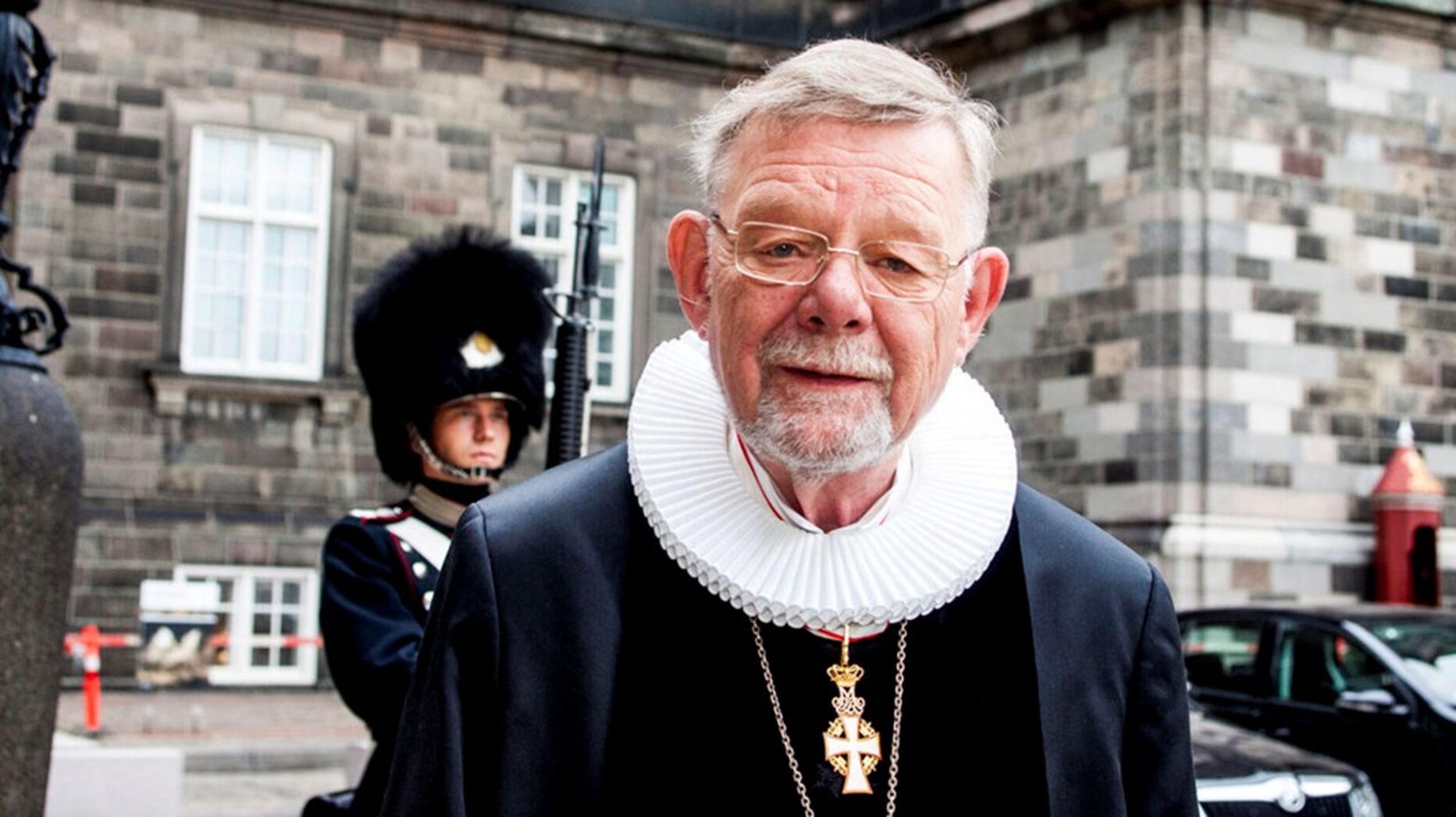 Kjeld Holm vil blive husket som en moderne sognepræst og senere biskop i øjenhøjde med sin menighed, empatisk og klar i sin kommunikation, skriver Jacob Bundsgaard.