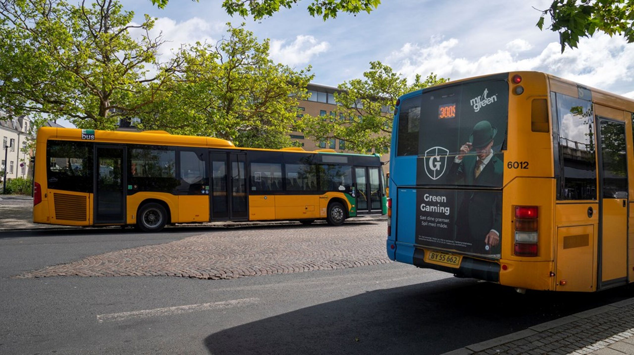 At investere i offentlig transport på landet er den bedste vej frem mod et klimavenligt og mobilt samfund, skriver Mads Olsen.