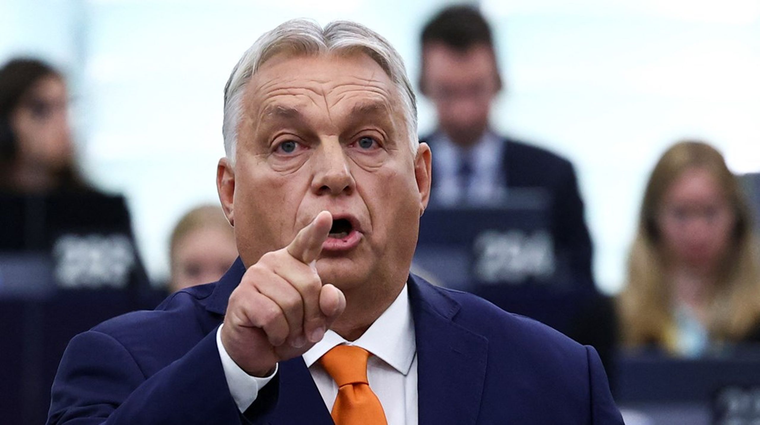 Ungarsk premierminister Viktor Orbán holdt sig ikke fra at give igen, da europaparlamentarikere onsdag anklagede ham for at være både autokratisk og korrupt.