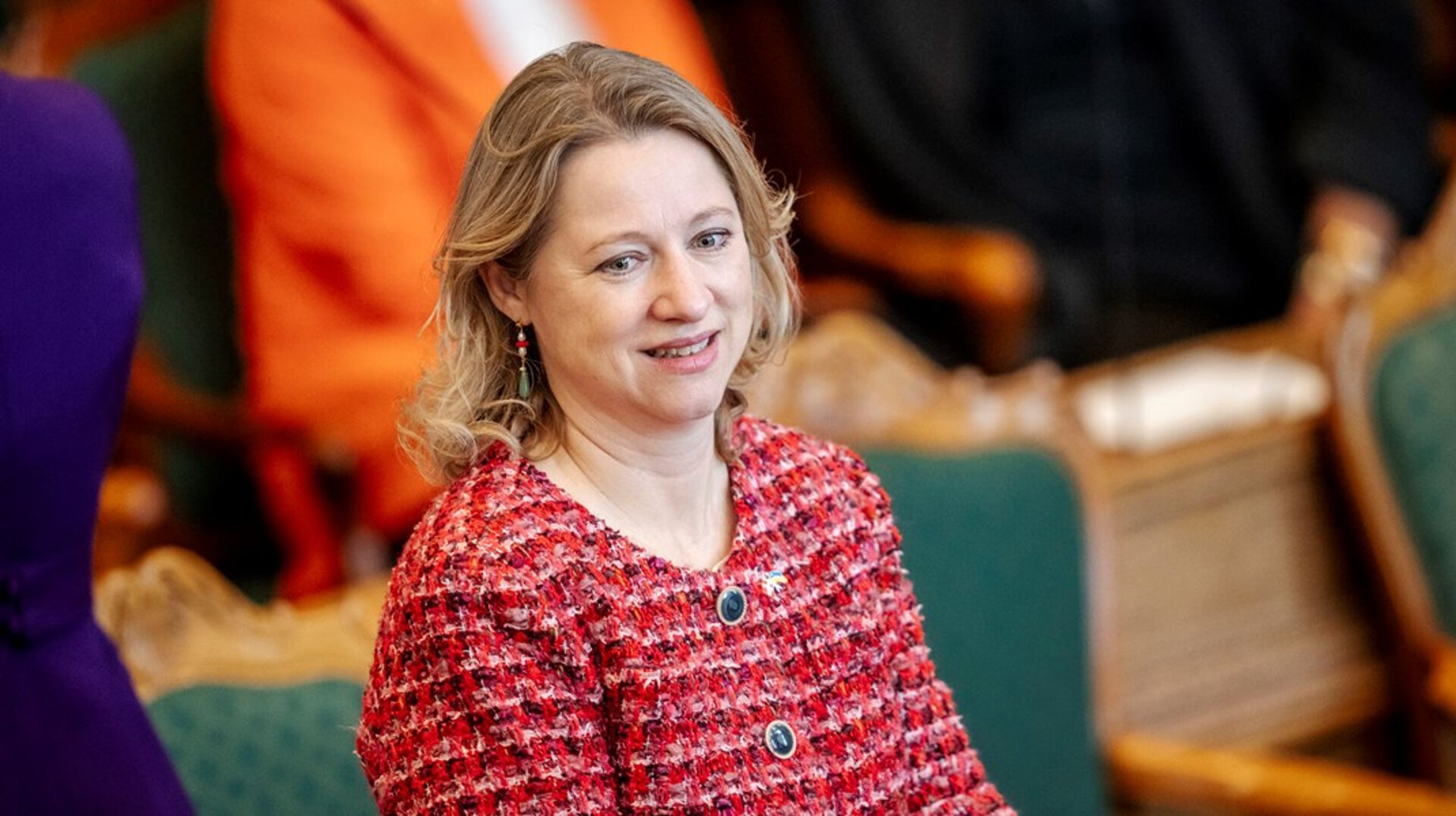 SF har spurgt socialminister Sophie Hæstorp Andersen, om hun vil regulere indtjeningsmulighederne for private bosteder. Men "der er ikke aktuelle overvejelser om at se på problemstillingen," lyder det fra ministeren.&nbsp;