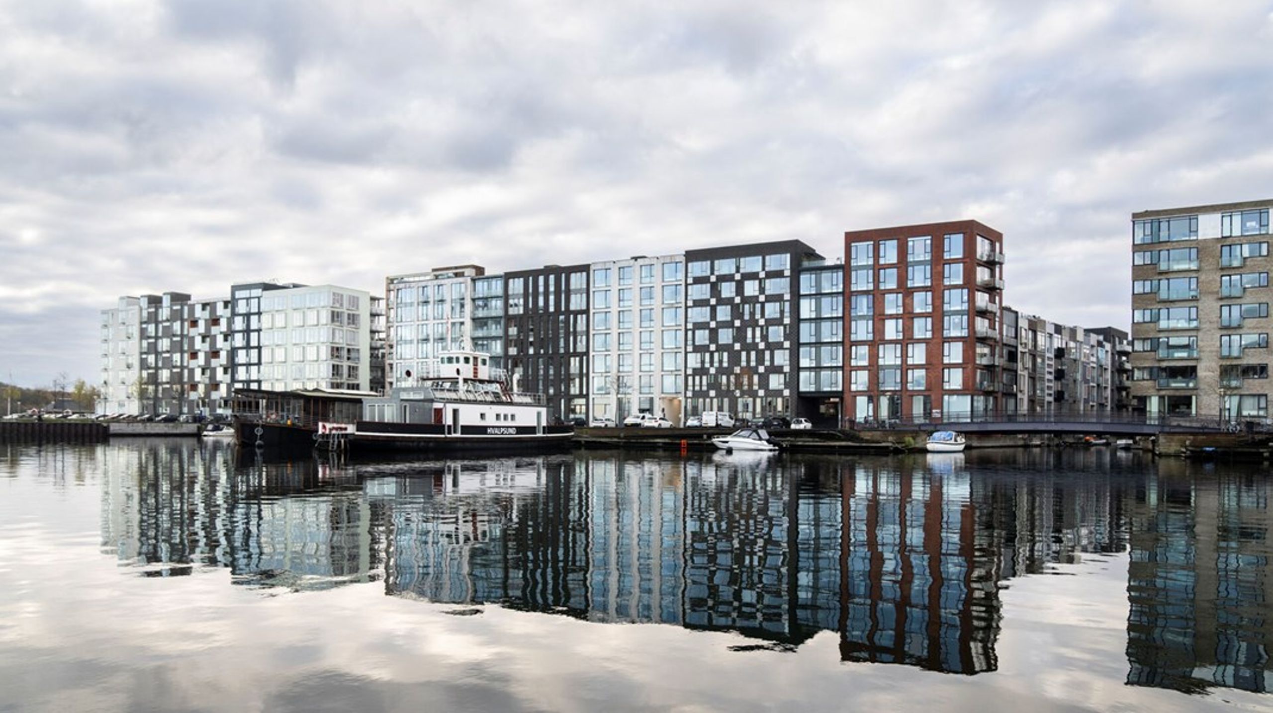 I København er der i de seneste 20 år bygget på 42 kilometer havnekaj. Det er en ulykke, at det er gået så hurtigt. Man nåede ikke at tænke sig om, skriver Jep Loft.