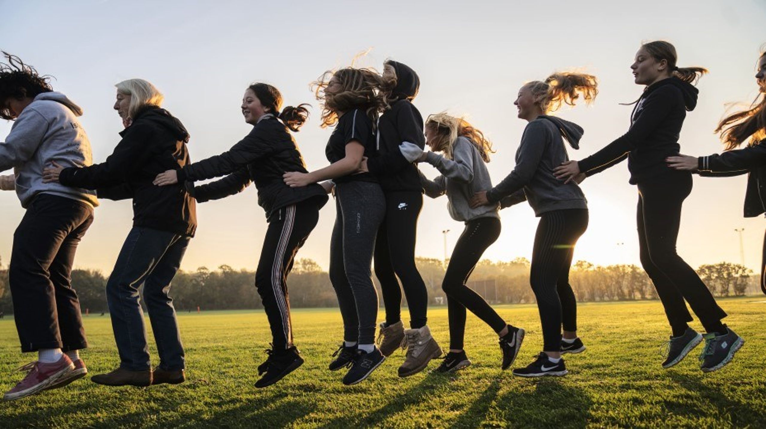 Vi opfordrer til, at bevægelse tænkes ind som en fast del af skoledagen, skriver&nbsp;Mette Mandrup og Malou Blach.