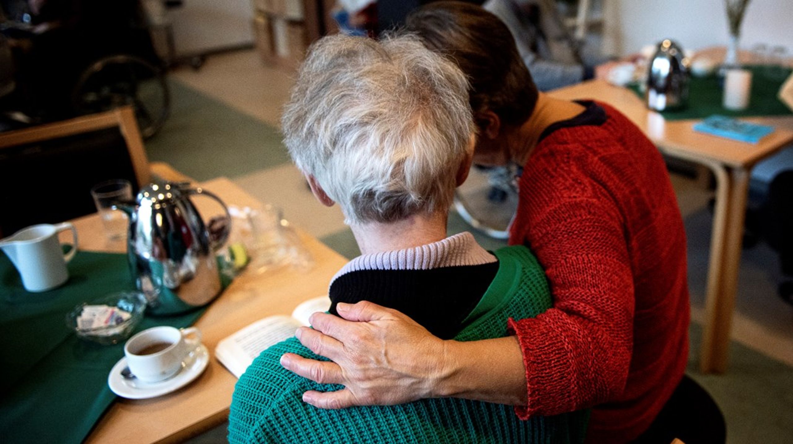 Når en borger, der venter på et få beskikket en værge,&nbsp;opholder sig på en midlertidig plejehjemsplads, kan kommunen ikke flytte borgeren til en permanent plejebolig, før sagen er behandlet i Familieretshuset. Og det kan tage flere år, skriver Jakob Bigum&nbsp;Lundberg.