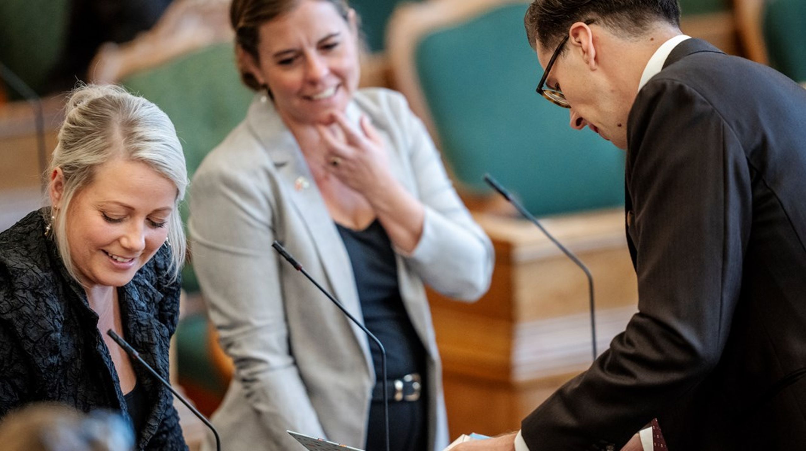 Ligestillingsordførerne for Liberal Alliance og Danmarksdemokraterne, Sólbjørg Jakobsen og Susie Jessen, var de mest aktive i debatten om ligestilling, da Folketinget tirsdag behandlede et lovforslag, der blandt andet skal afskaffe ligestillingsredegørelser for at begrænse bureaukrati.&nbsp;