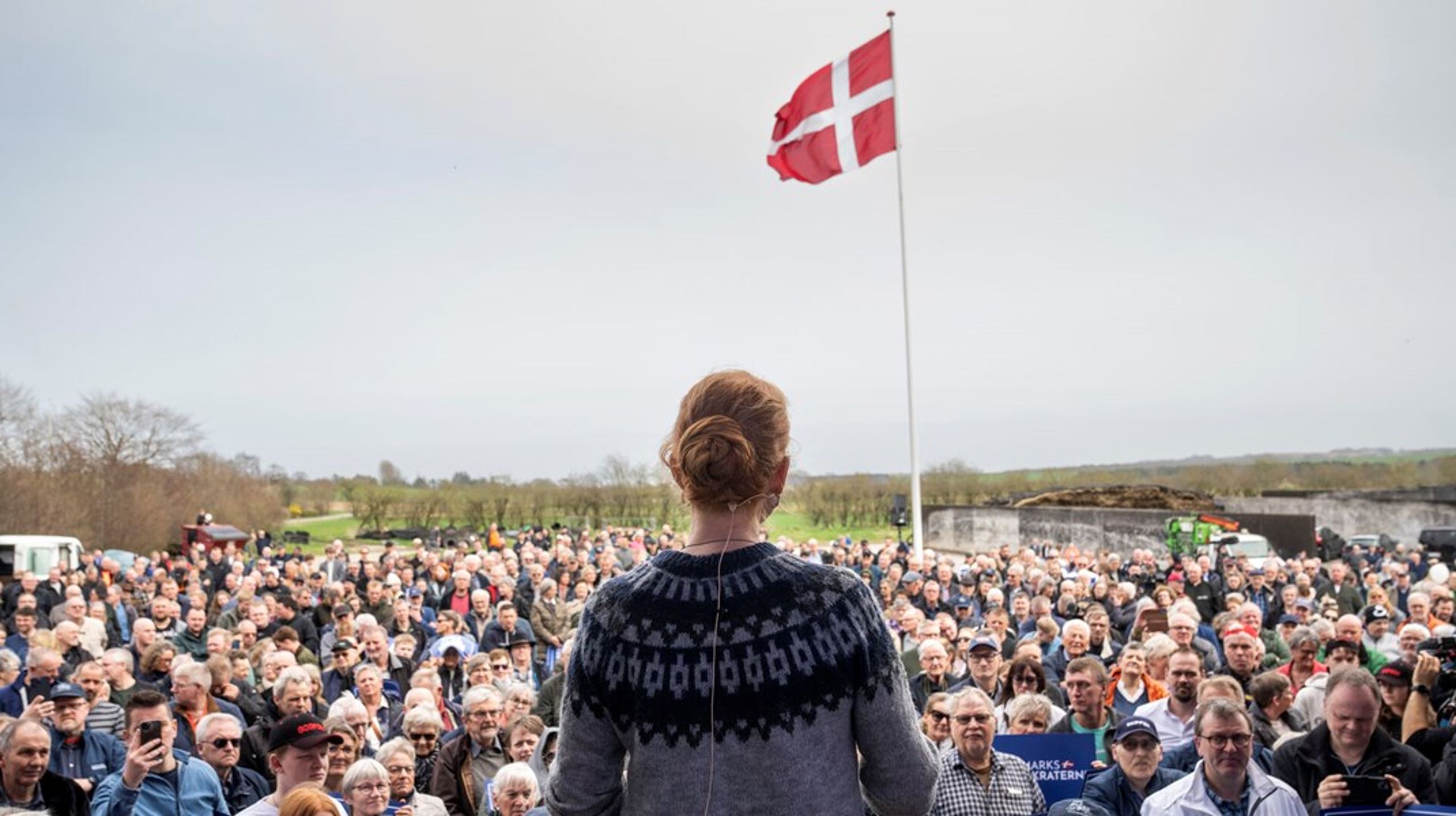 Inger Støjberg taler for de fremmødte ved Danmarksdemokraternes&nbsp;CO2-rally i Randers 6. april 2024.