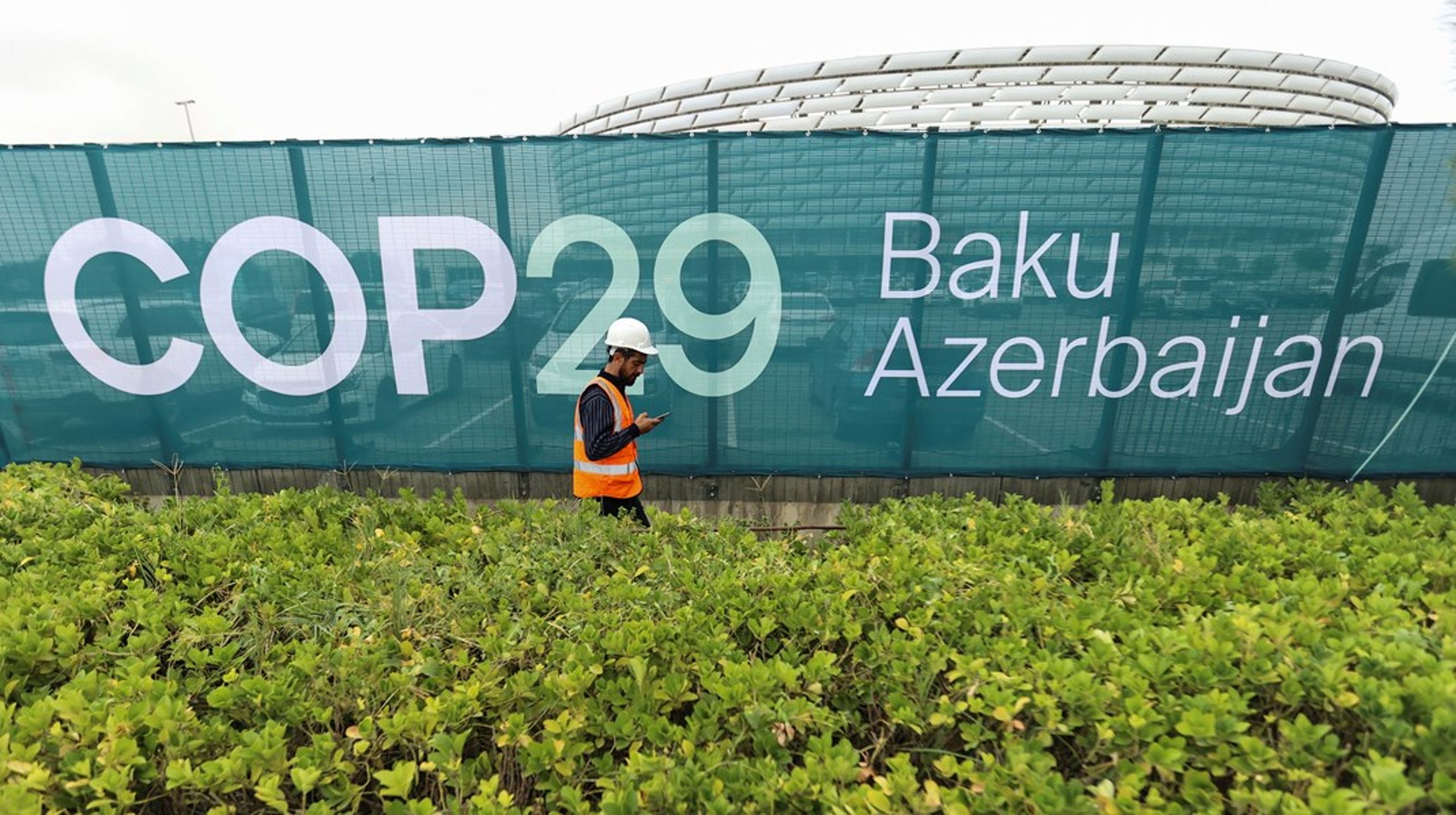 Fra 11-22. november mødes verdens ledere til COP29 i Baku for at forhandle om klimafinansiering og øget fælles klimahandling. Udfaldet af det amerikanske valg vil kaste skygger over topmødet, skriver Marie Louise Gammelgård-Larsen.&nbsp;