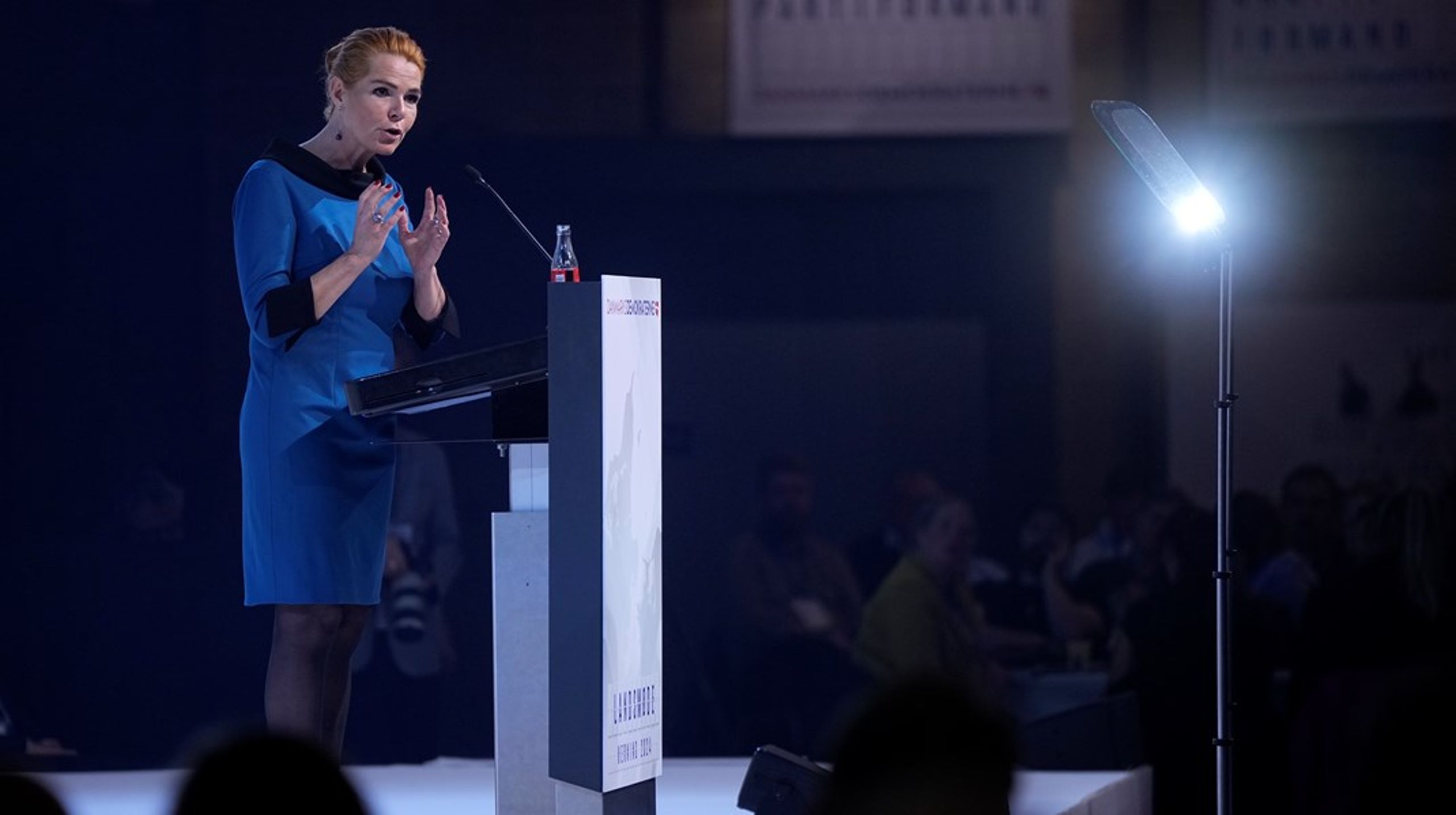 "Regeringen er ved at forvandle vores kornmarker til jernmarker," lød det fra Inger Støjberg, da hun lørdag talte ved Danmarksdemokraternes landsmøde i Herning.