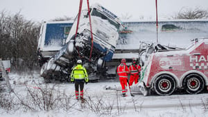 Minister åbner for at stille krav om vinterdæk efter januars snekaos på vejene