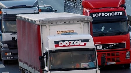 Regeringen vil drøfte lastbil-krav fra EL