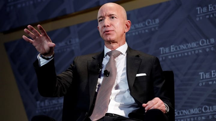 Jeff Bezos trækker sig som daglig leder af Amazon